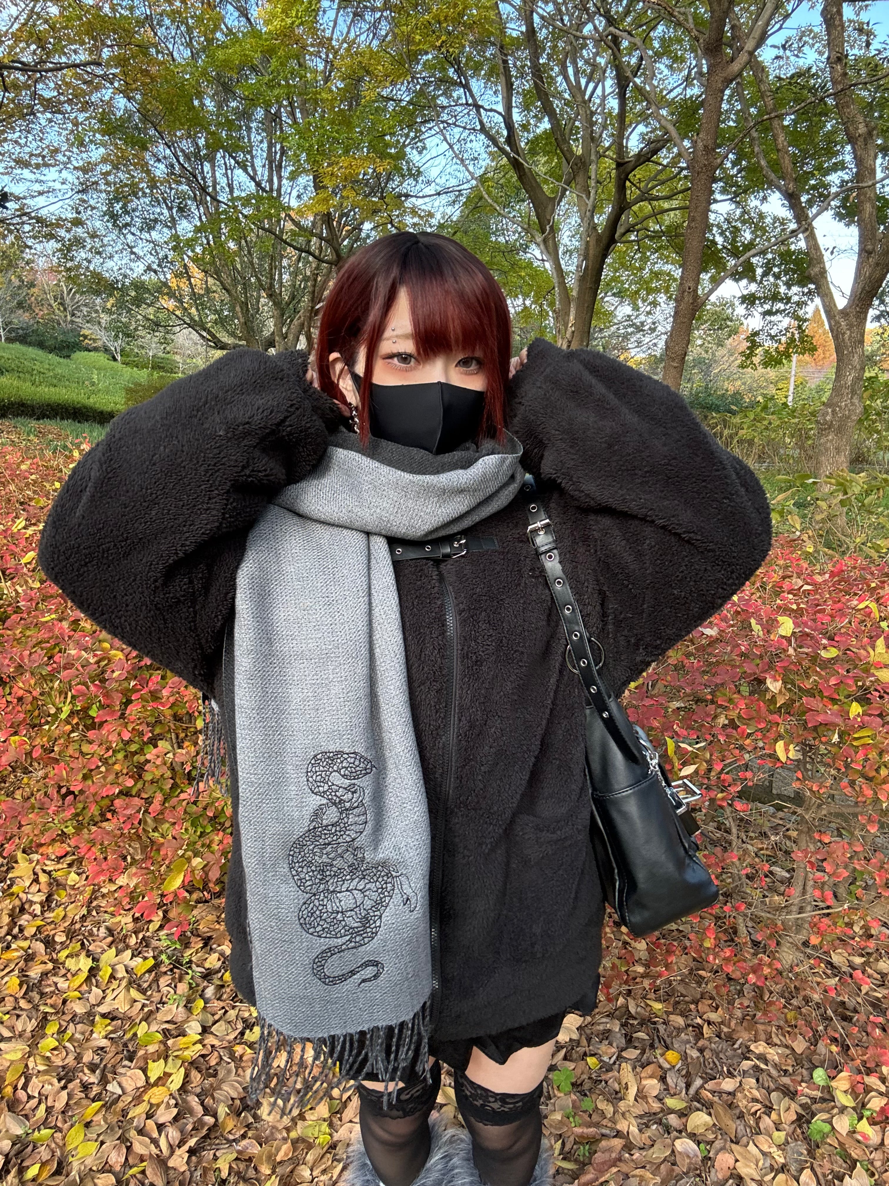 gibous snake scorpion bicolor scarf gray×black
