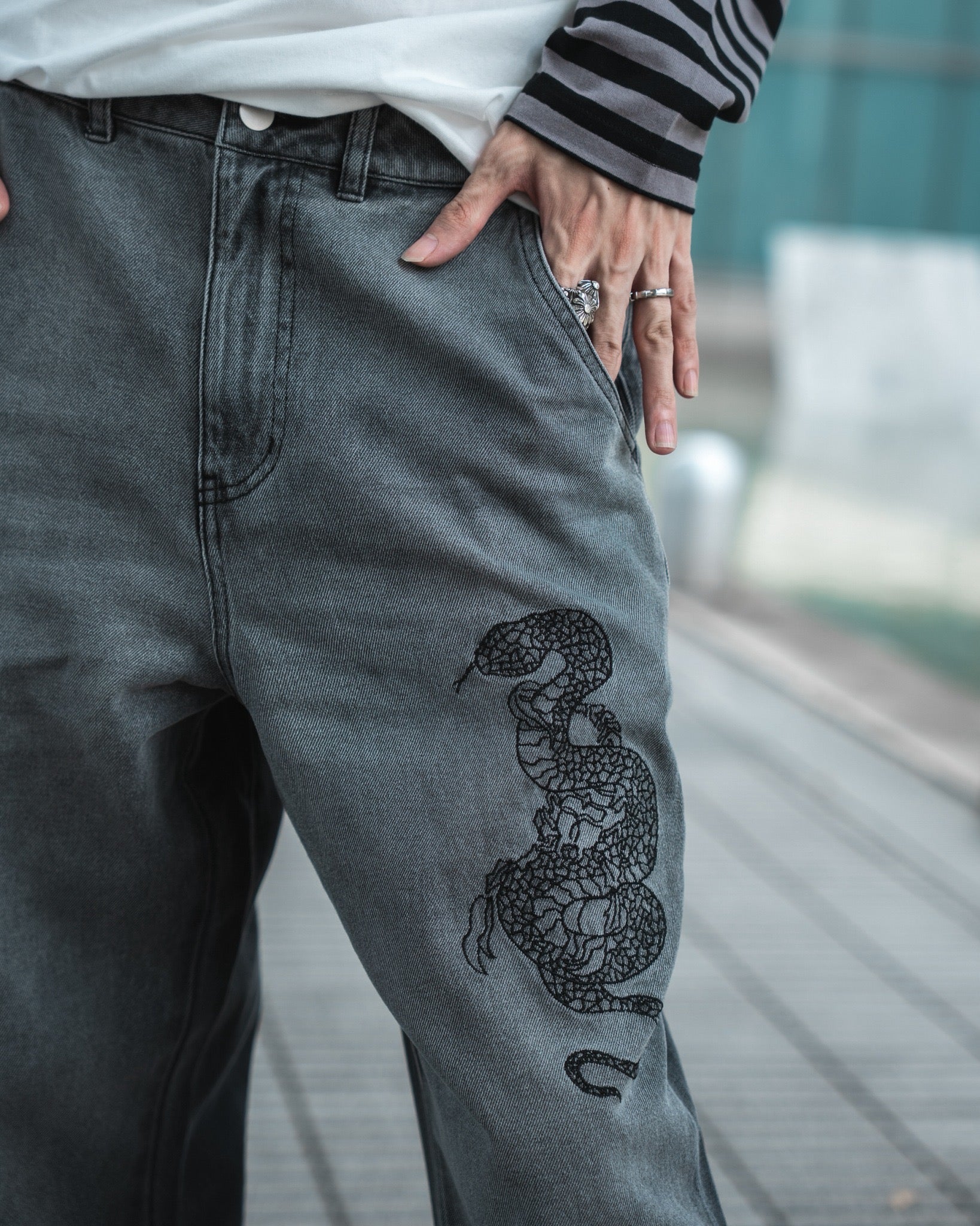 【再販】gibous snake scorpion smokey gradation denim