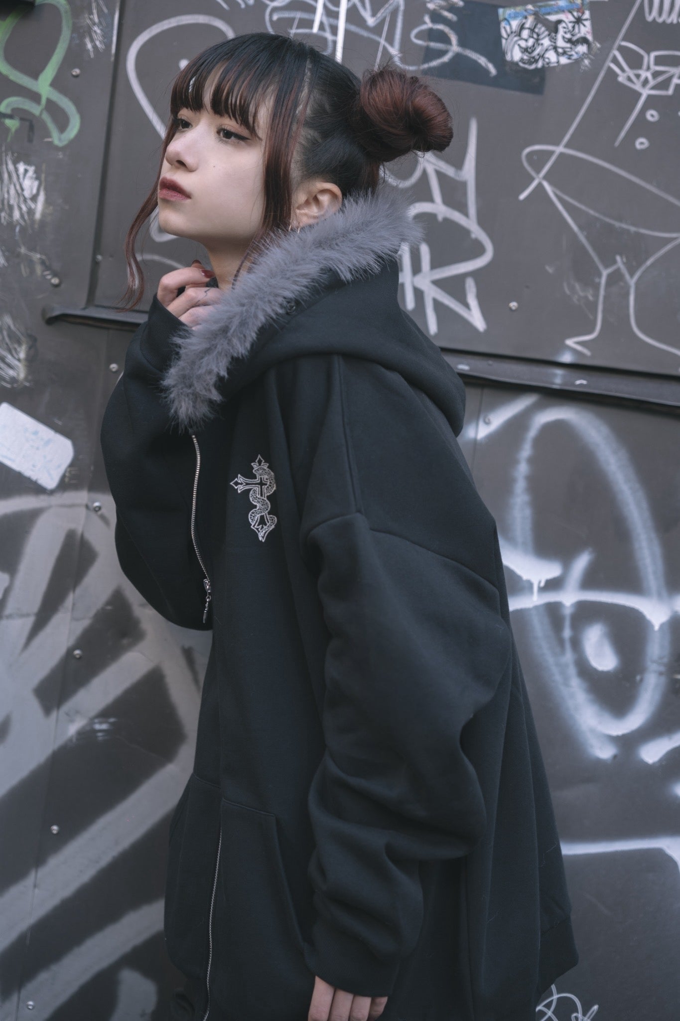 gibous snakecross hood fur parker