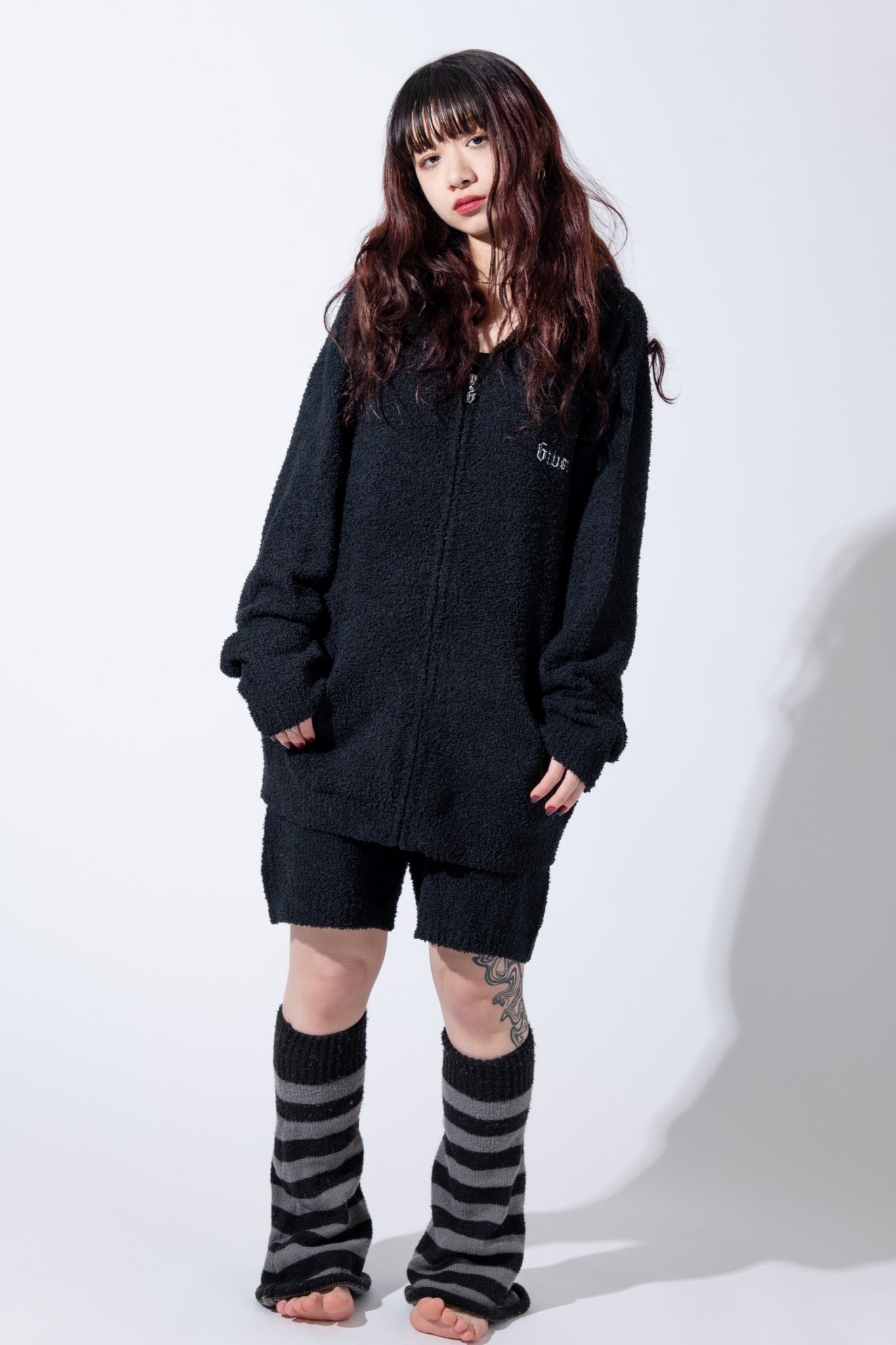 gibous fluffy logo room wear set up