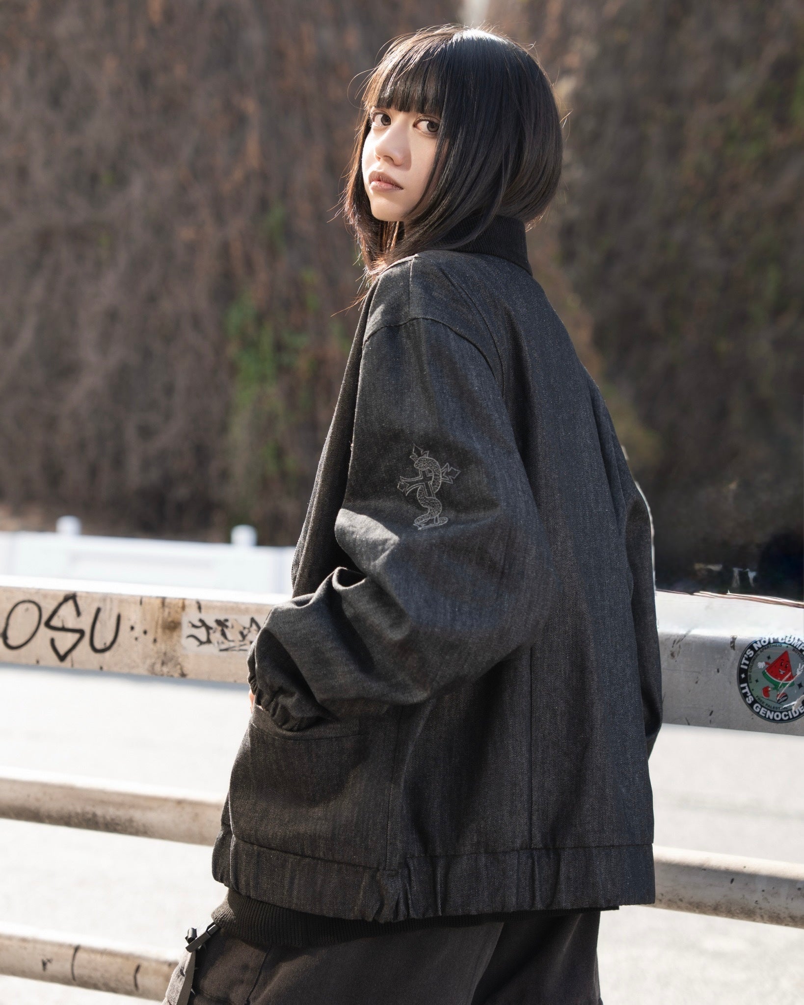 gibous snake cross corduroy denim jacket