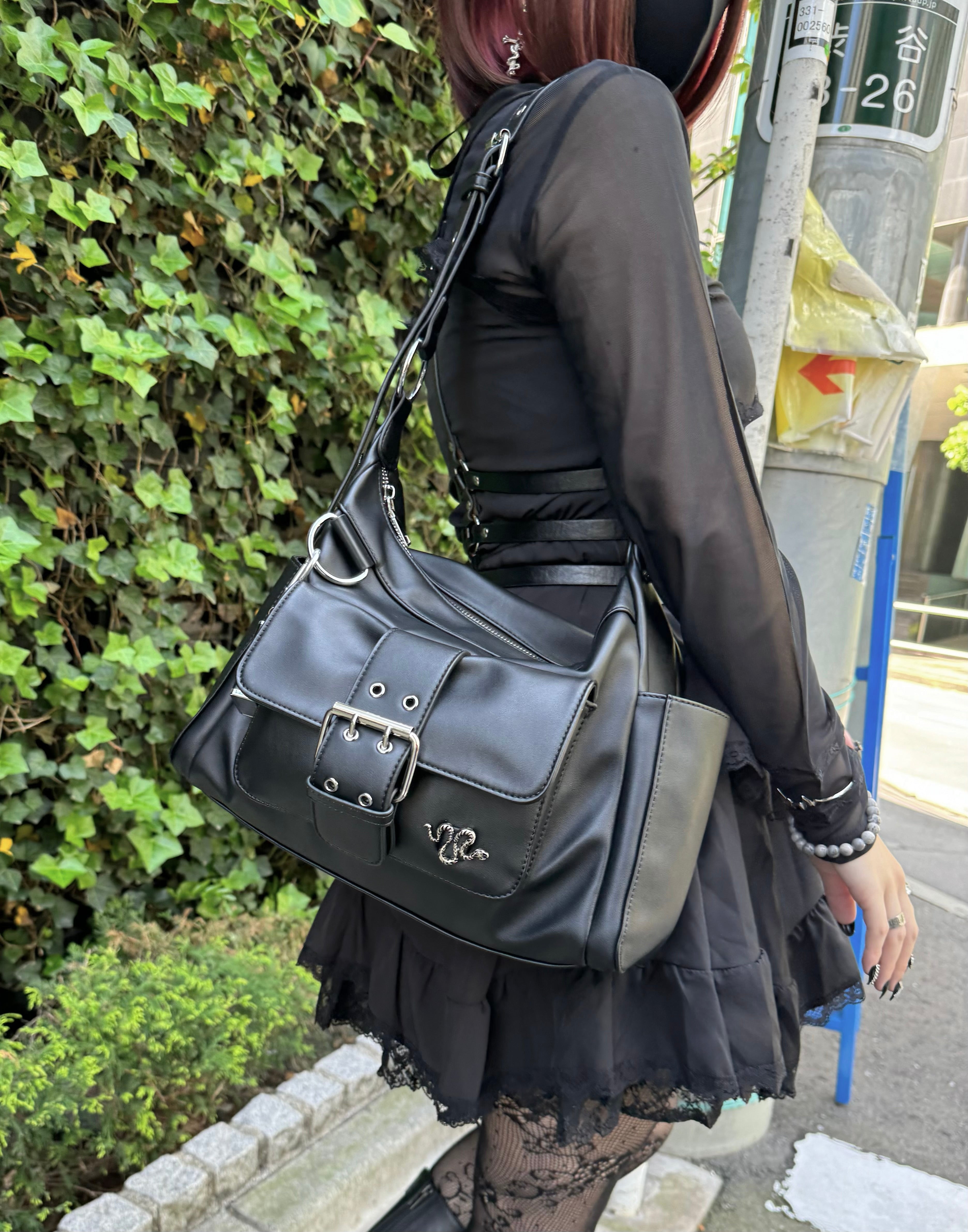 【再販】gibous snake bone belt shoulder bag