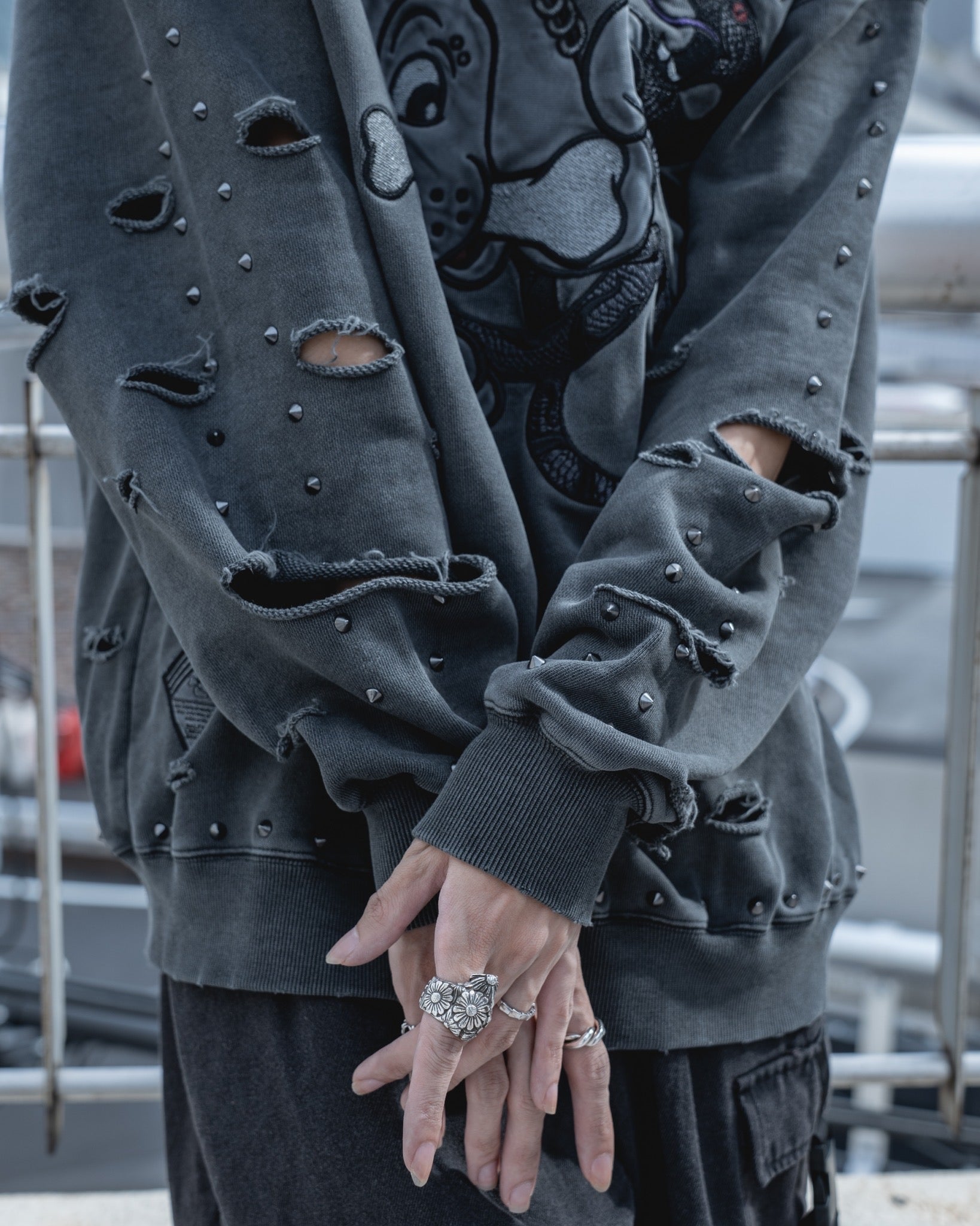 【受注生産】gibous×GALFY snake dog damage studs trainer ink black