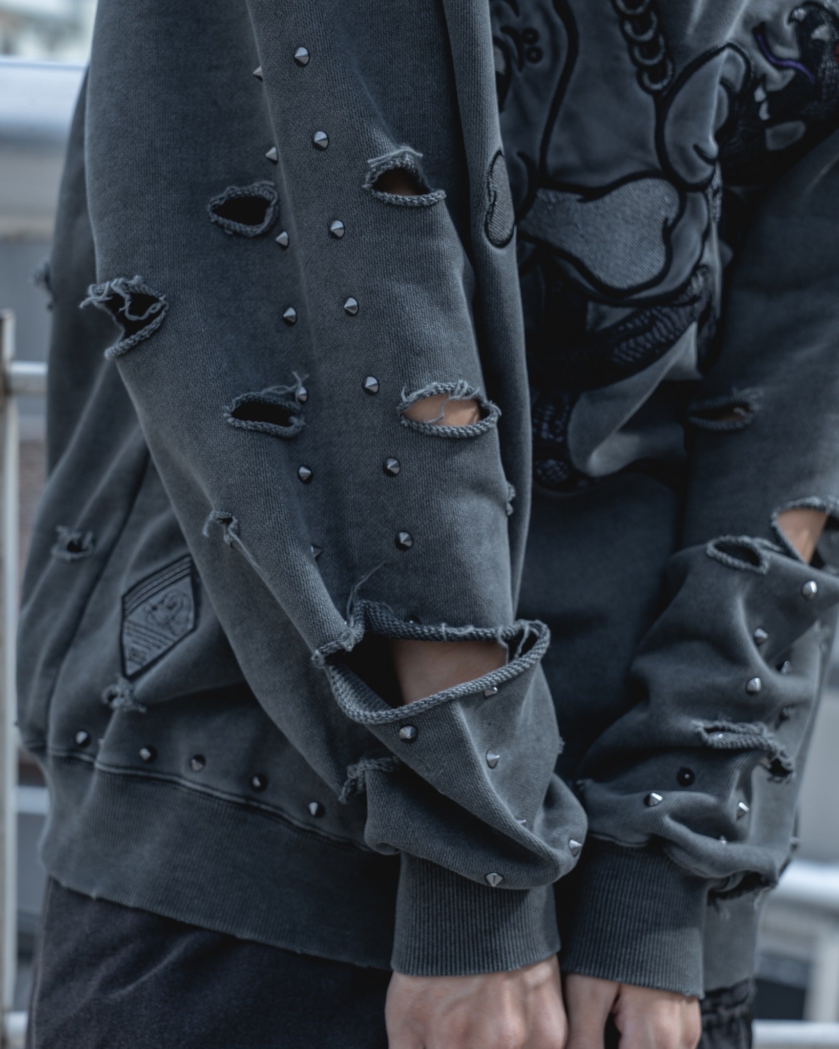 【受注生産】gibous×GALFY snake dog damage studs trainer ink black