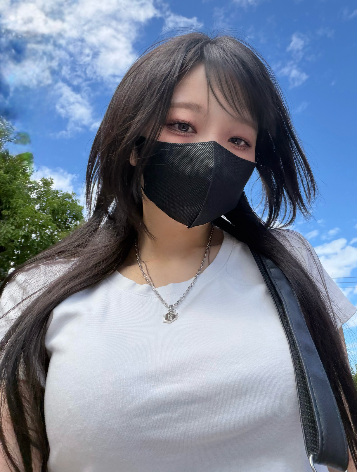 gibous G necklace
