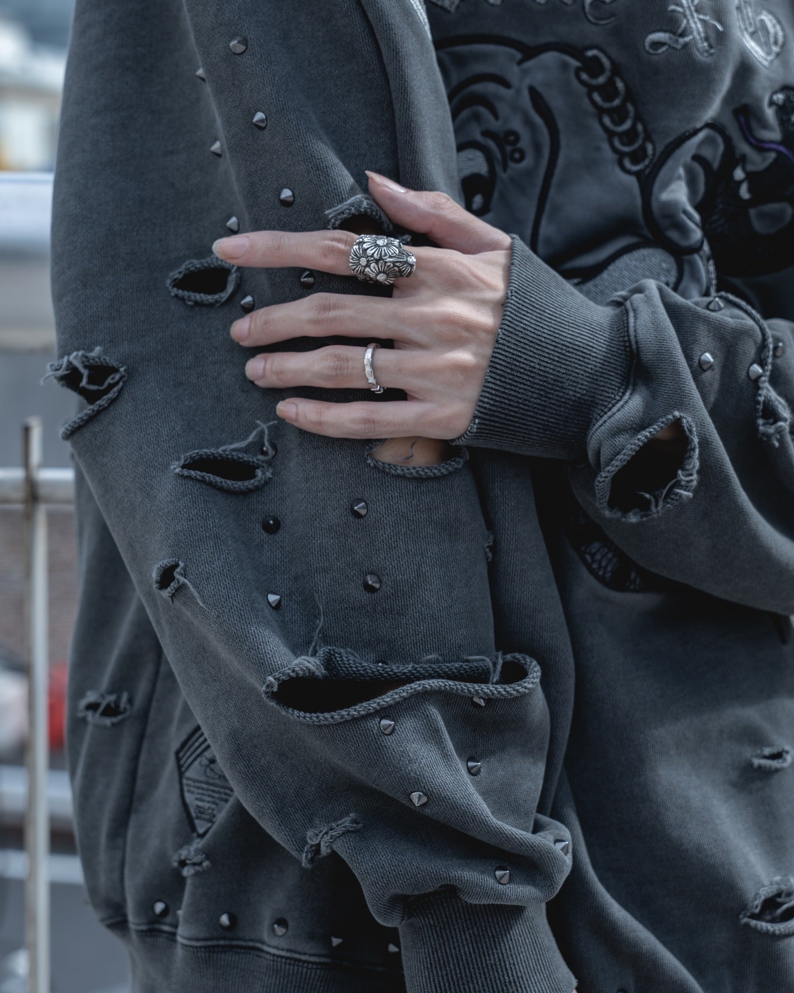 【受注生産】gibous×GALFY snake dog damage studs trainer ink black