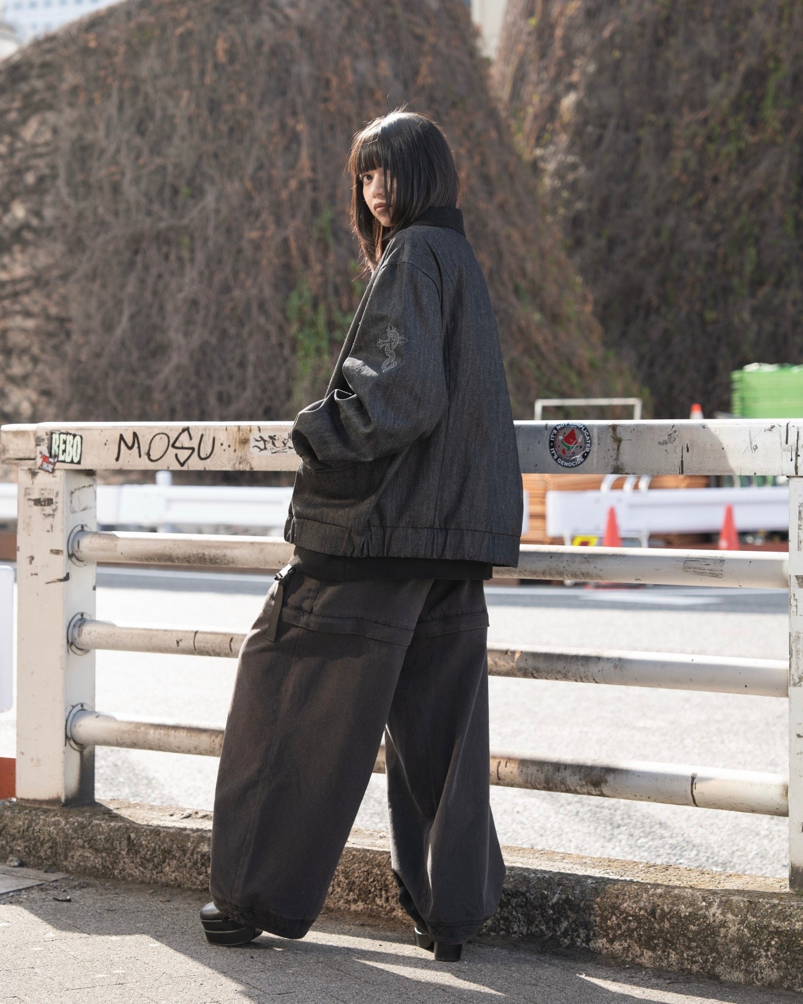 gibous snake cross corduroy denim jacket