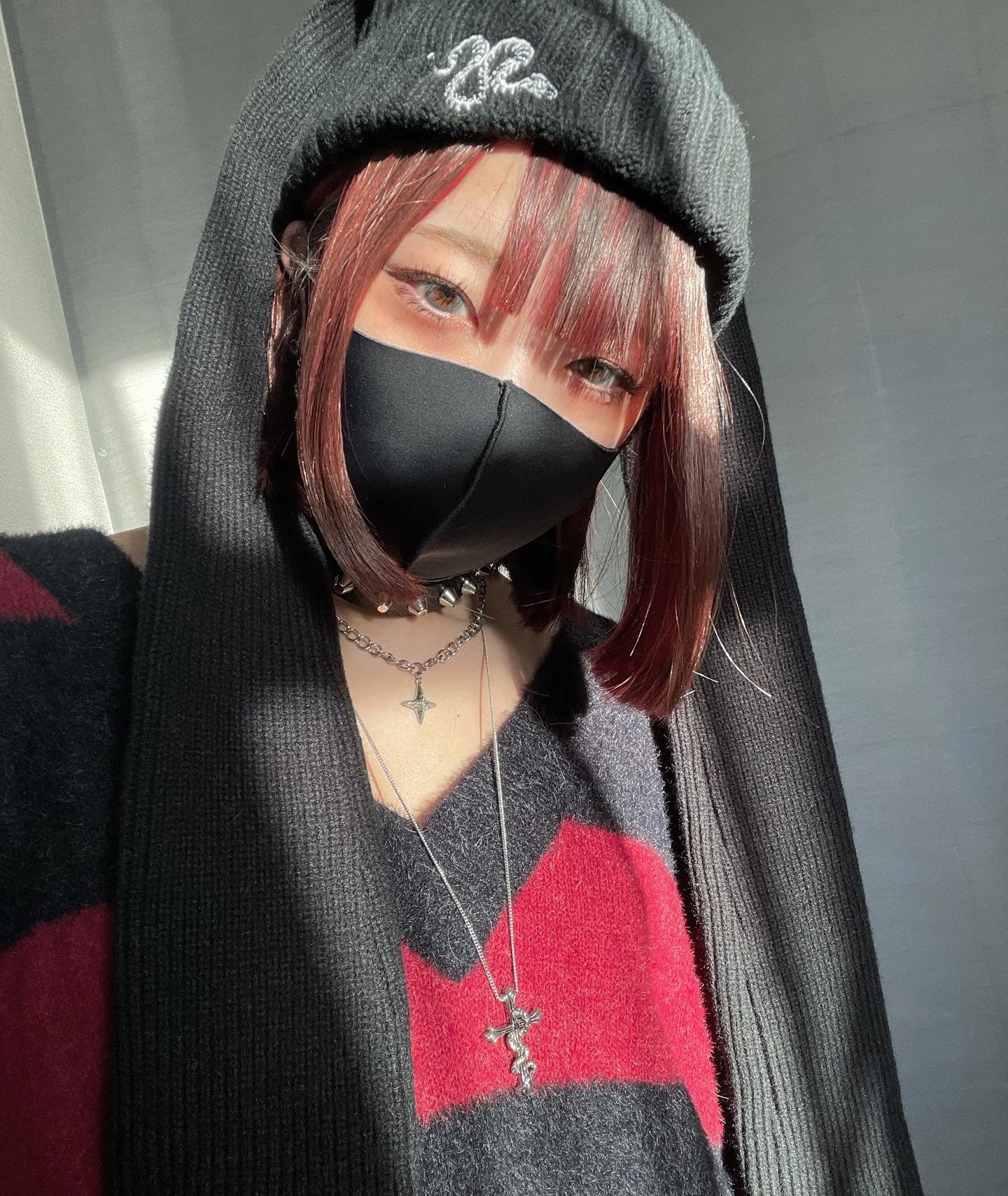gibous shaggy border knit black×red