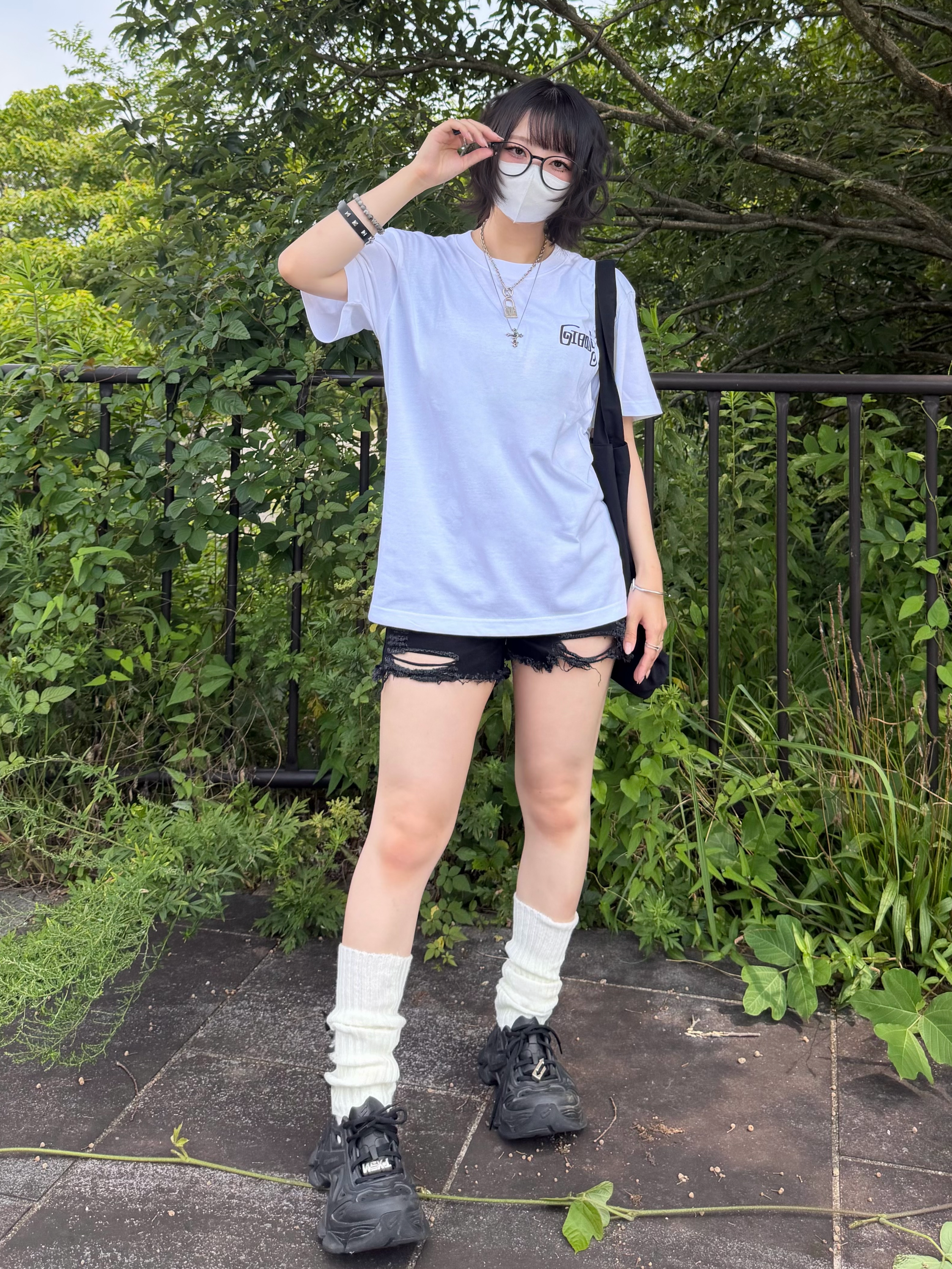 gibous script logo t shirt white