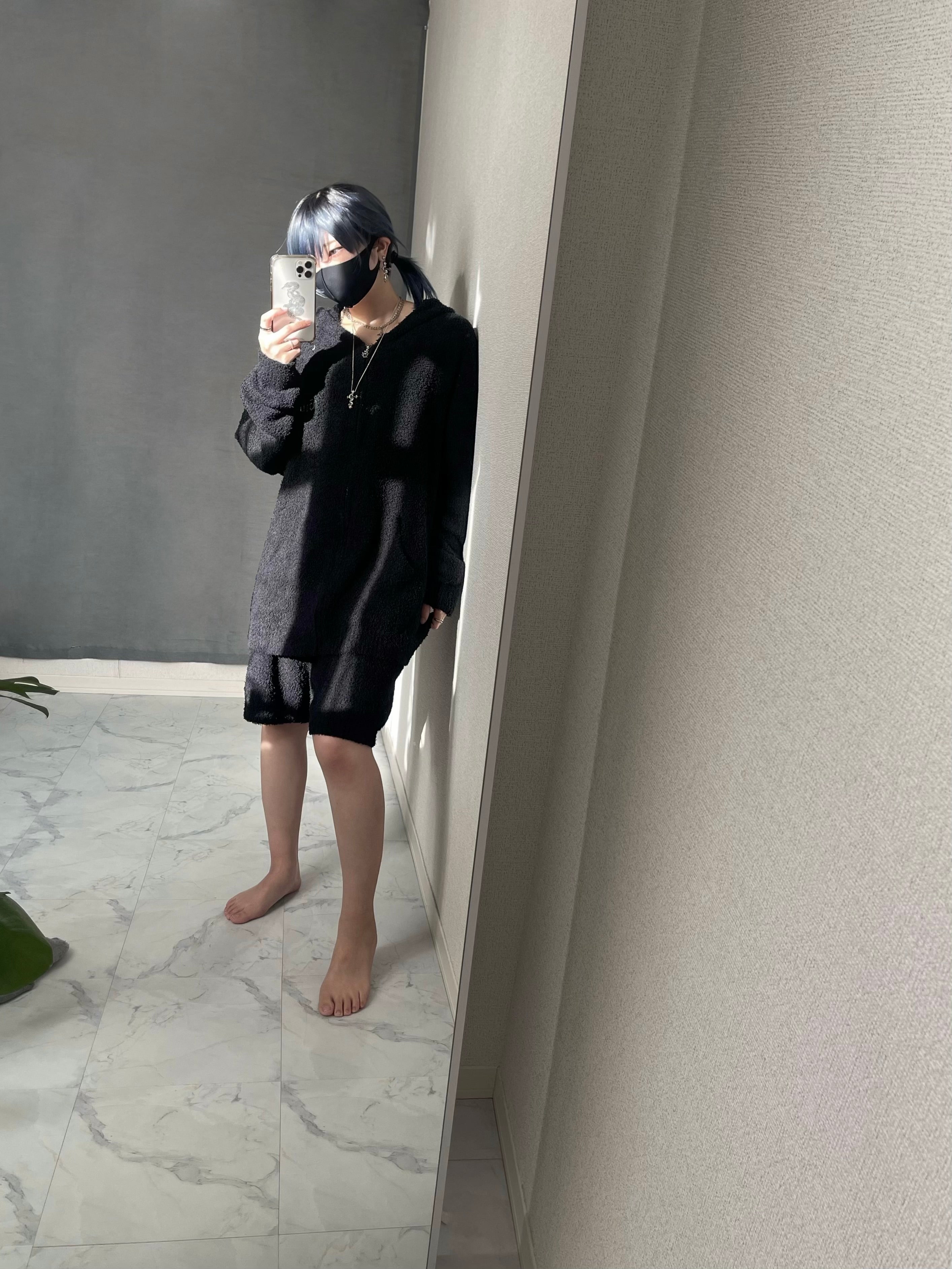 gibous fluffy logo room wear set up