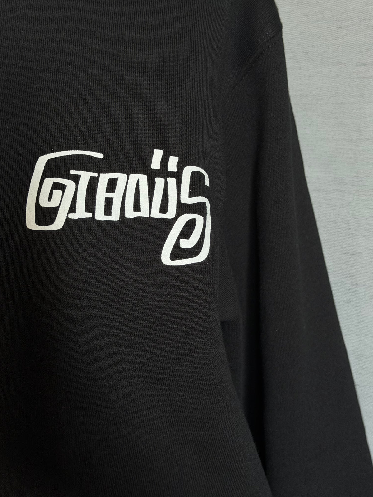 gibous script logo sweat black