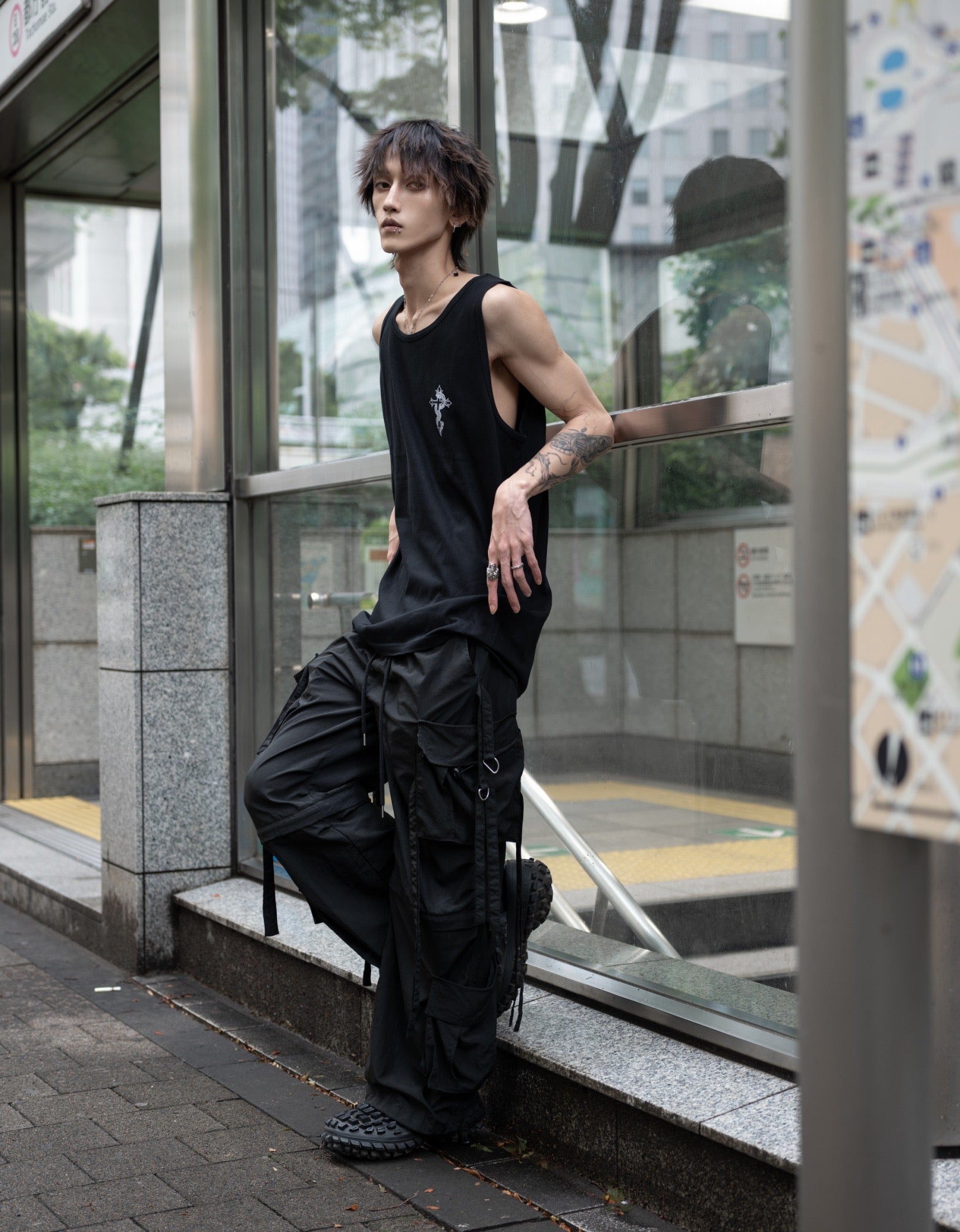 gibous snake cross tanktop black