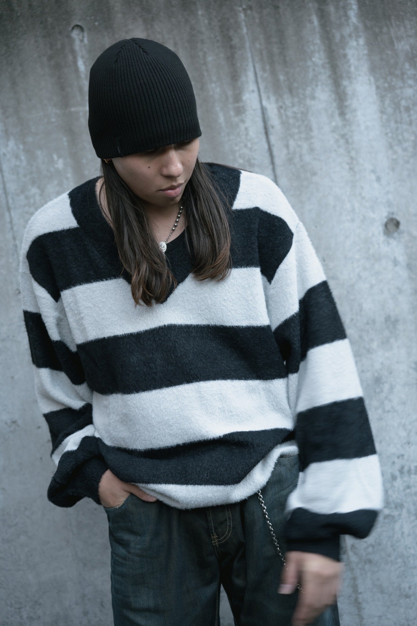 gibous shaggy border knit black×white