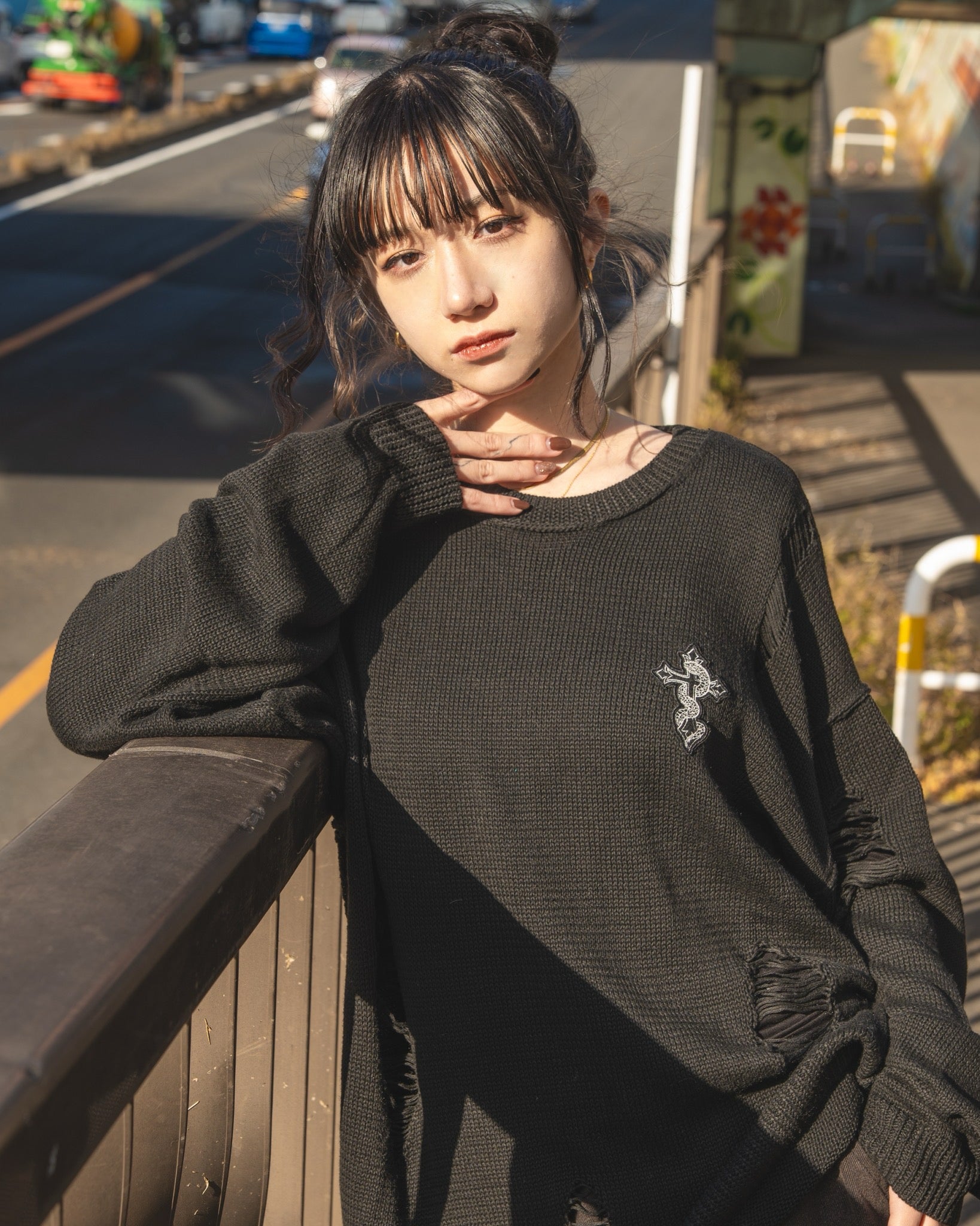 gibous snake cross wappen damage knit black