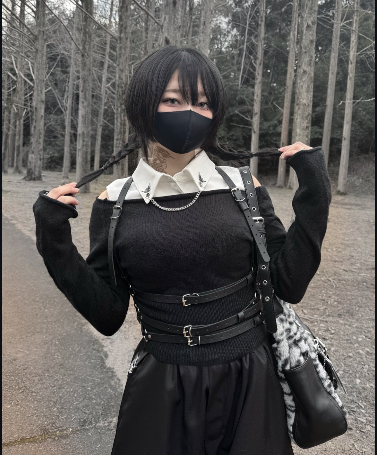 gibous logo harness belt