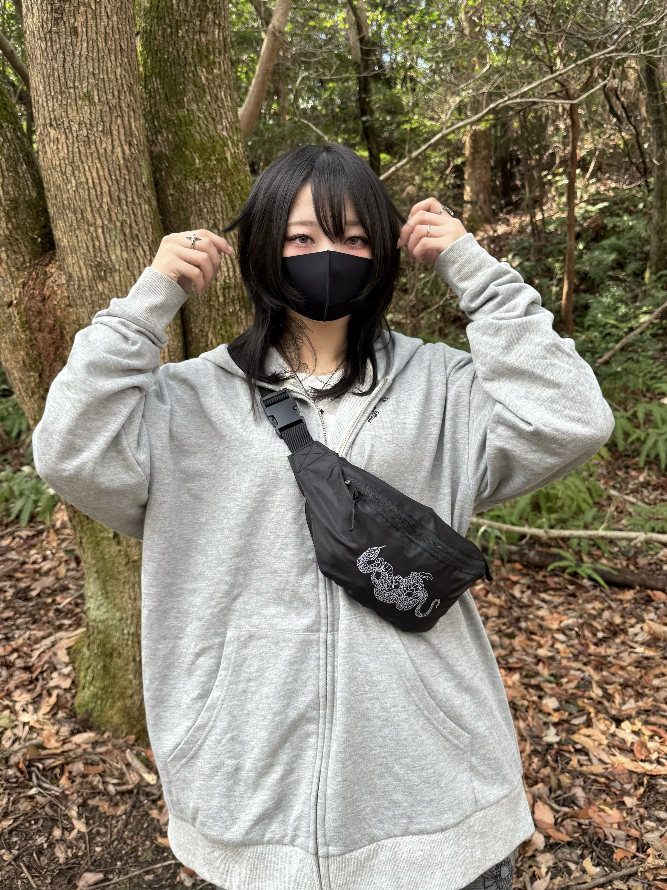 【再販】gibous logo snake cross parker gray