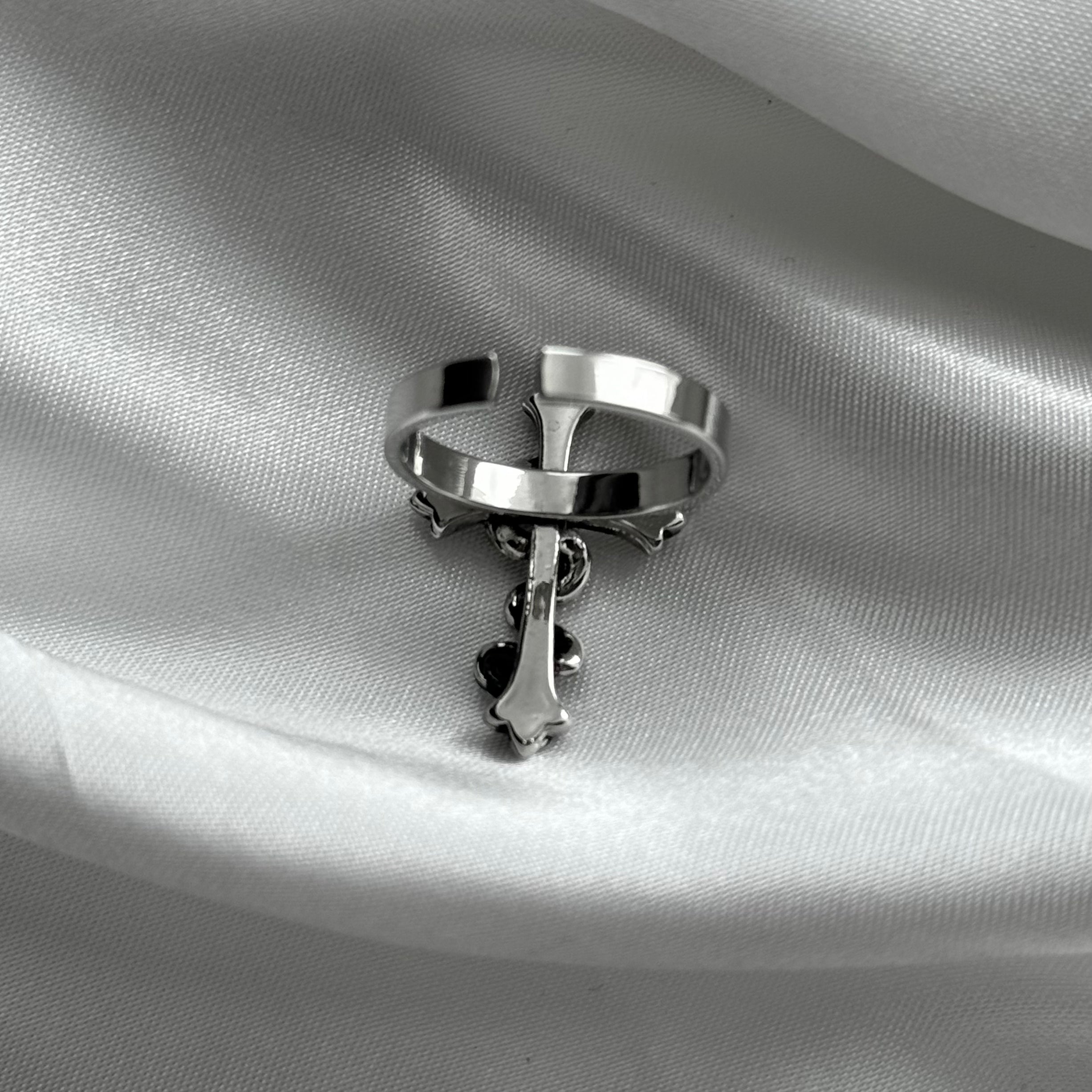 gibous snake cross ring