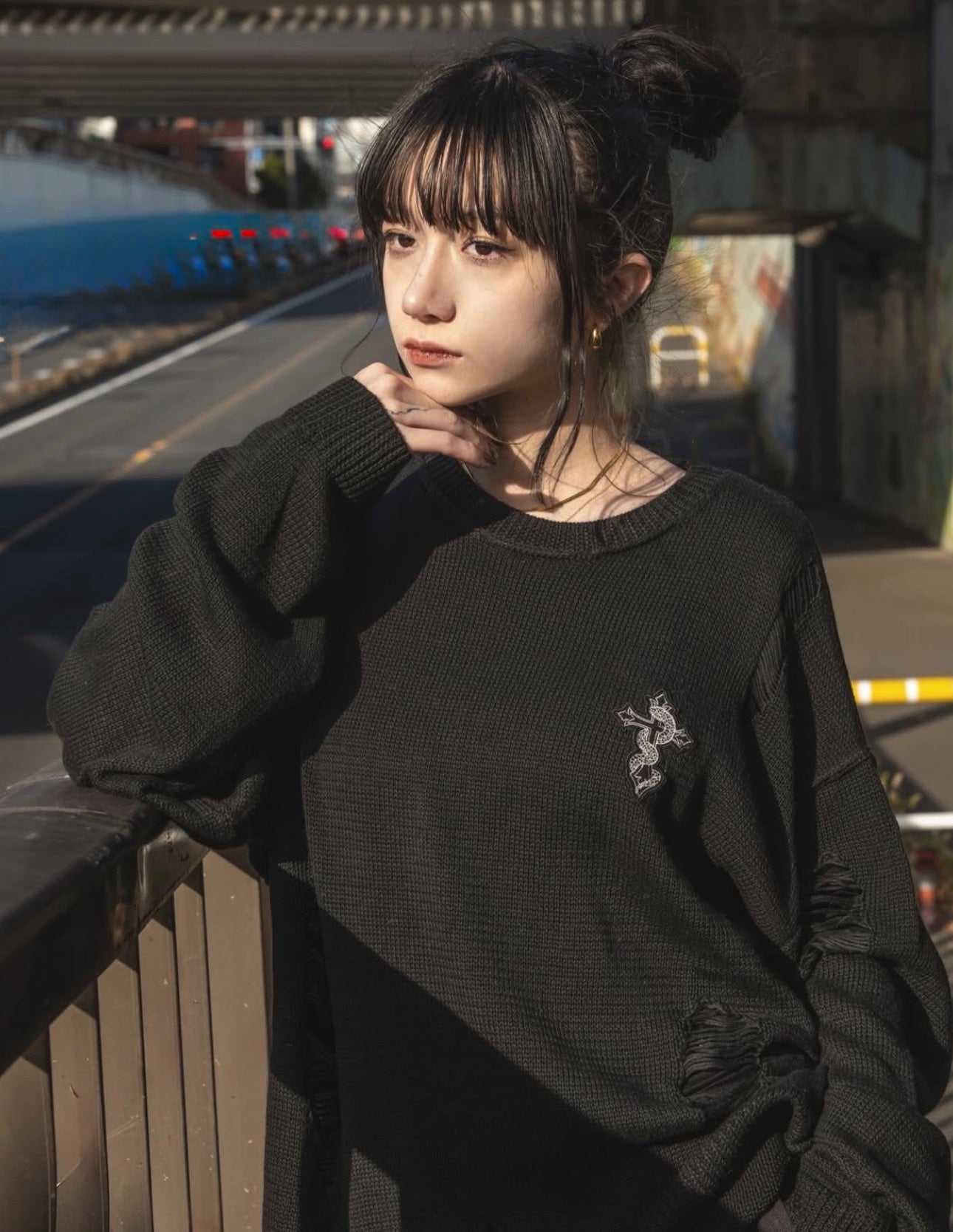 gibous snake cross wappen damage knit black