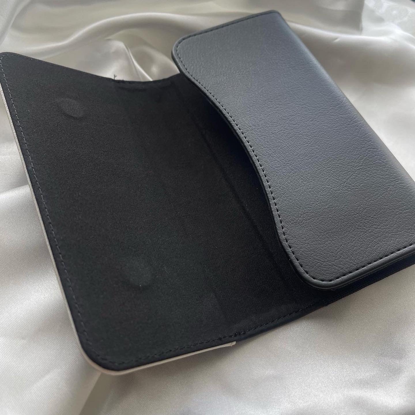 【受注生産】gibous snake scorpion glasses case