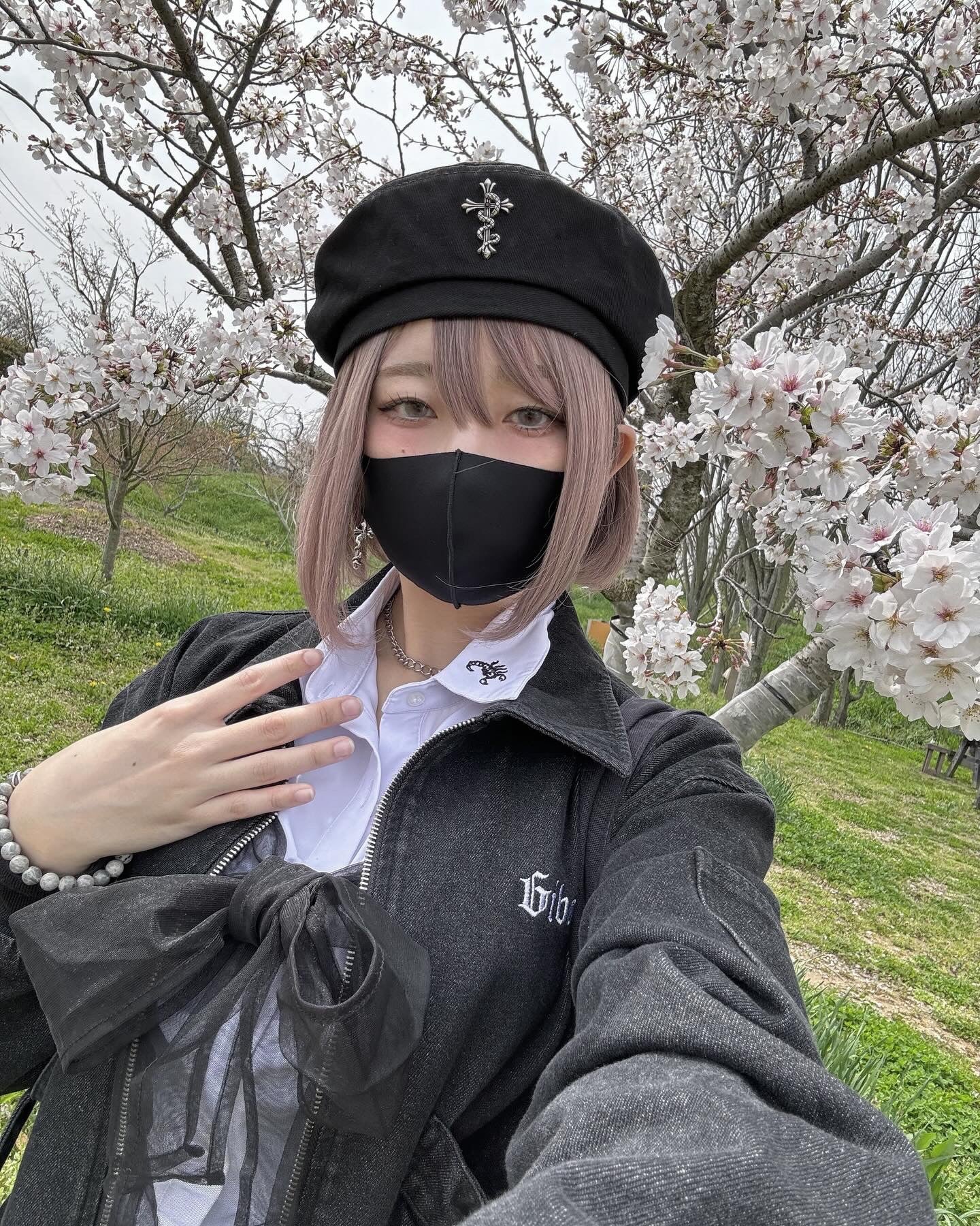 gibous snake cross beret