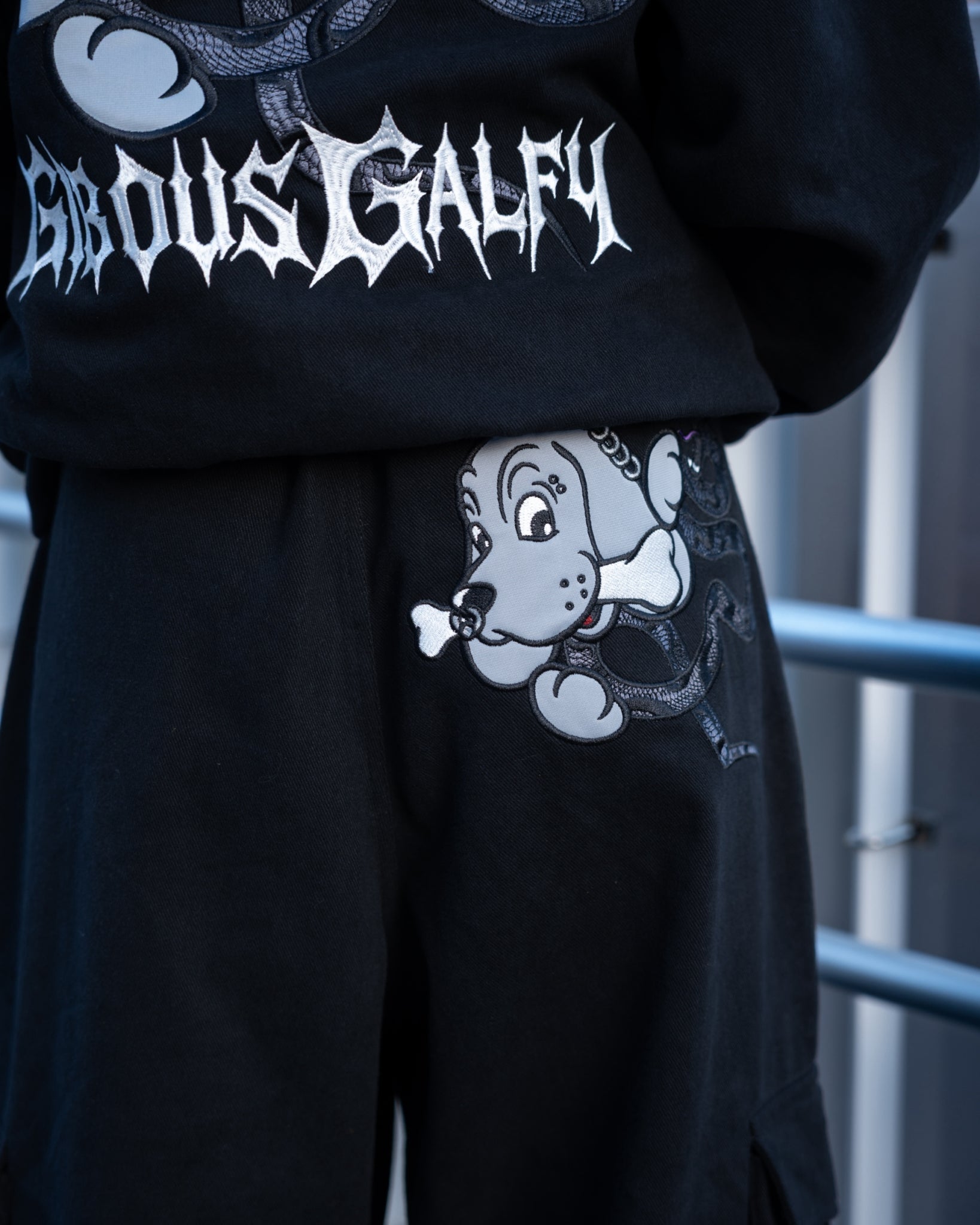 【受注生産】gibous×GALFY gothic logo centipede pants black