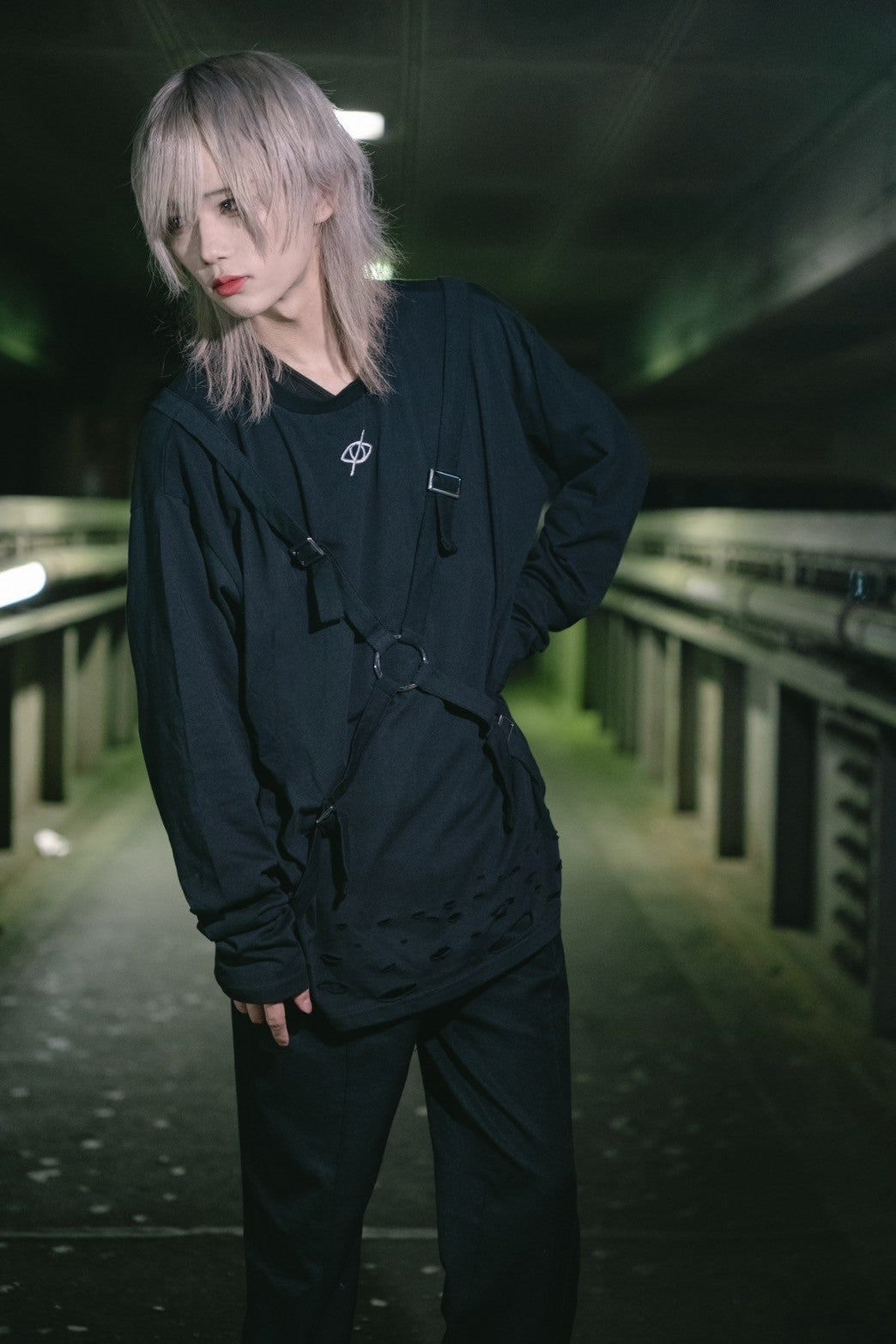 gibous×kry cross belt long t shirt