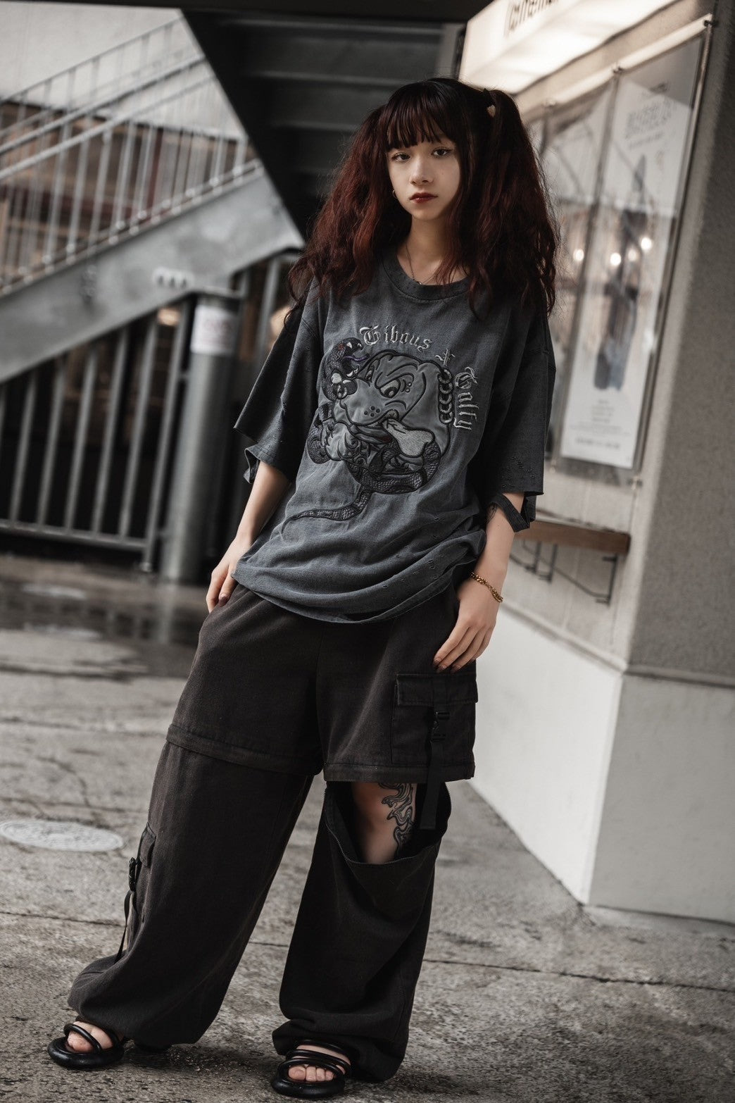 【再販】gibous×GALFY snake dog damage T shirt ink black