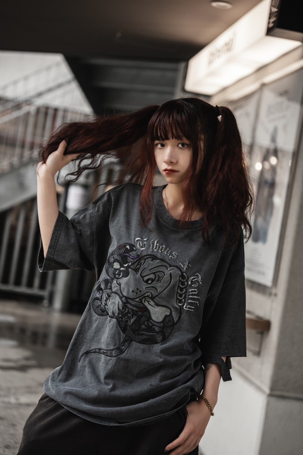 【再販】gibous×GALFY snake dog damage T shirt ink black