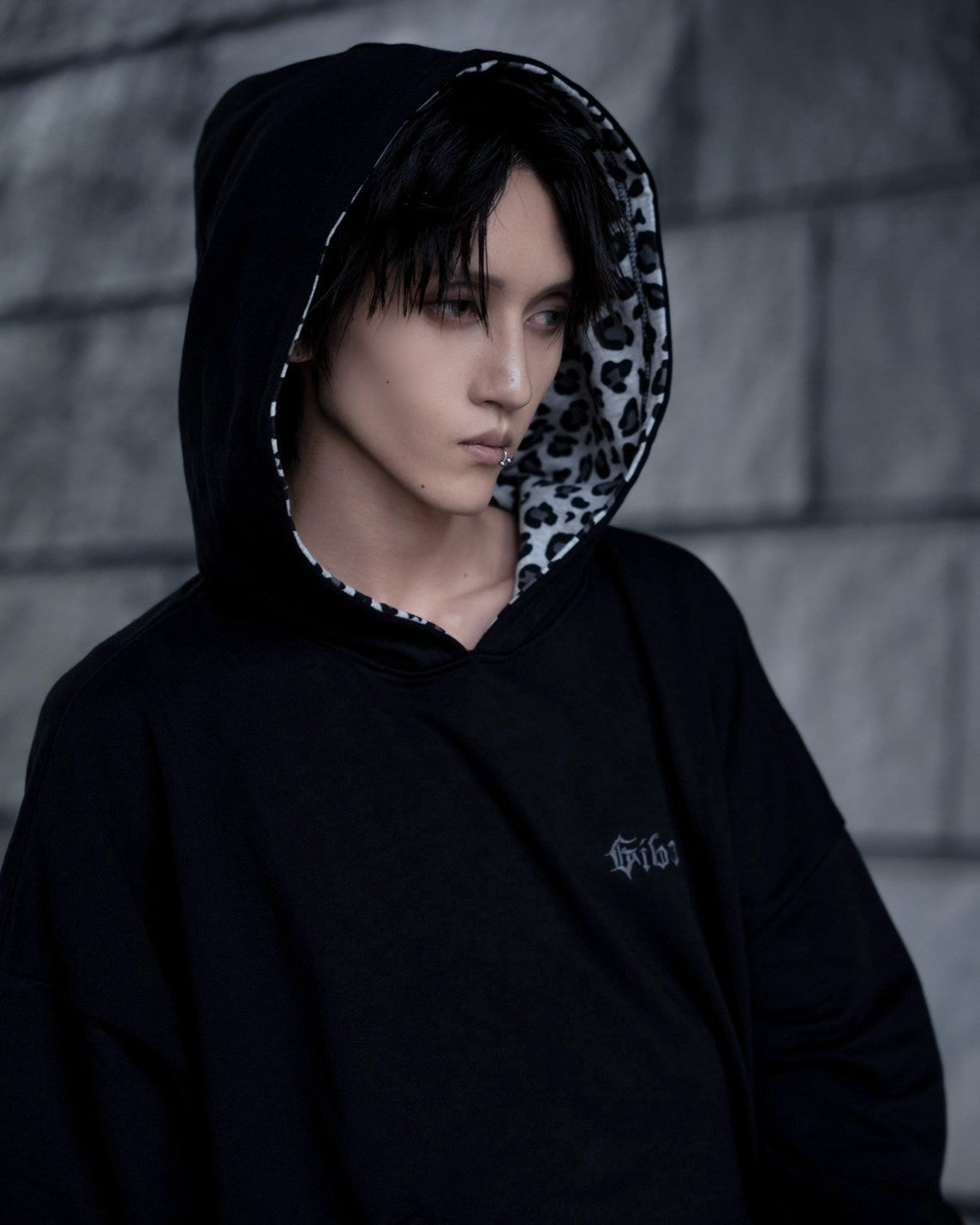 gibous gothic logo leopard print hoodie black