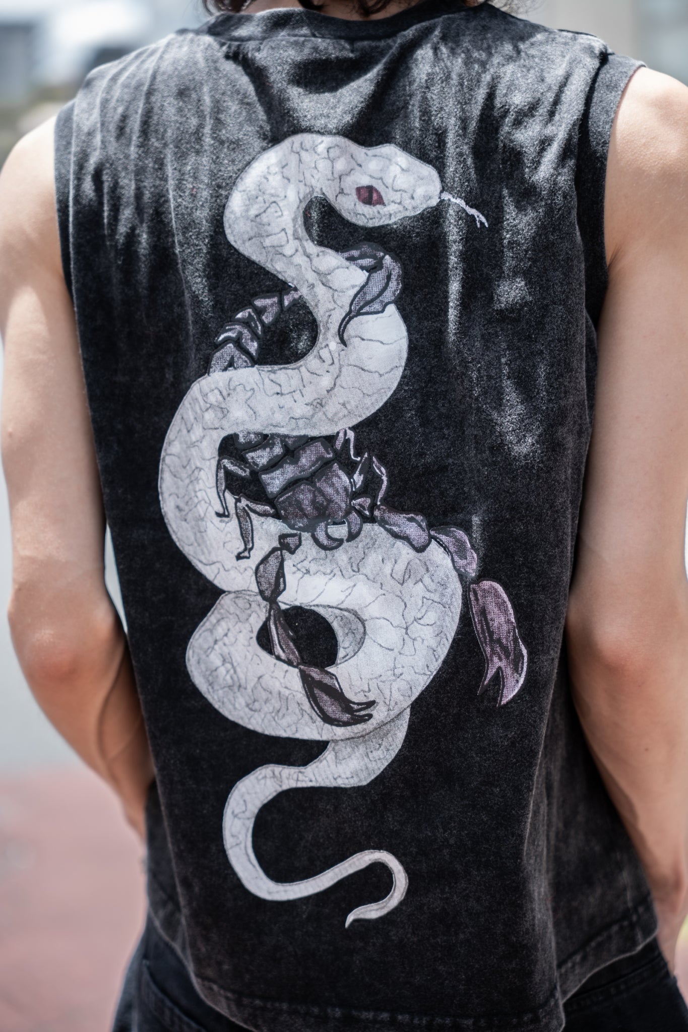 gibous snake scorpion Sleeveless T shirt powder grey