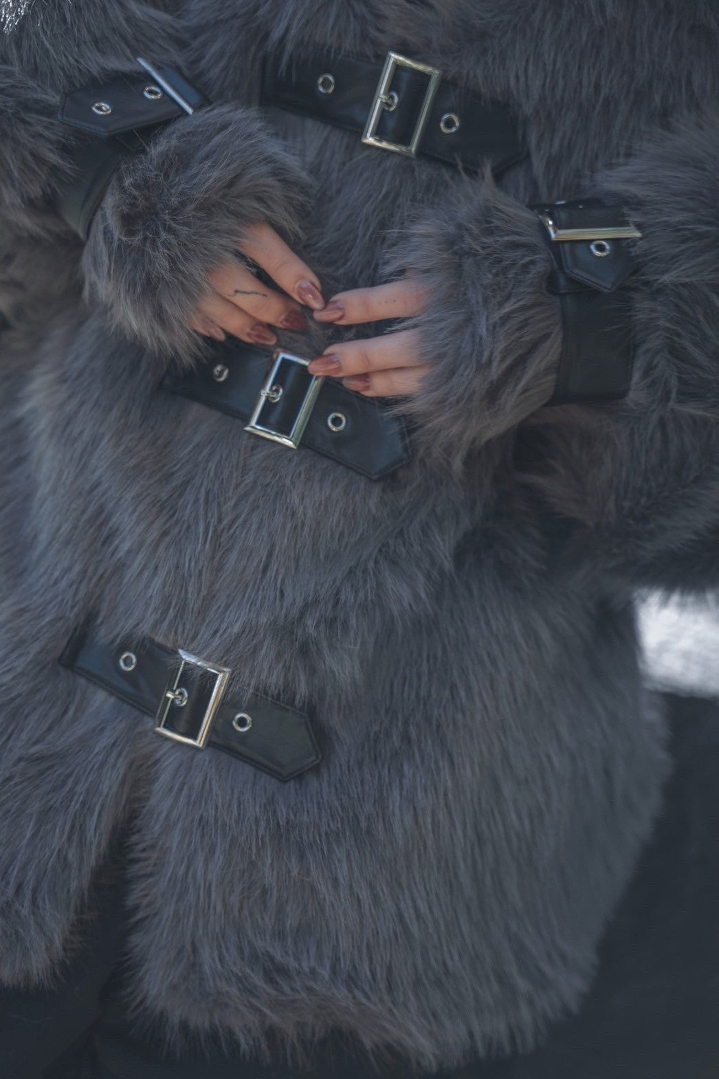 gibous×dependoll fur belt outer gray