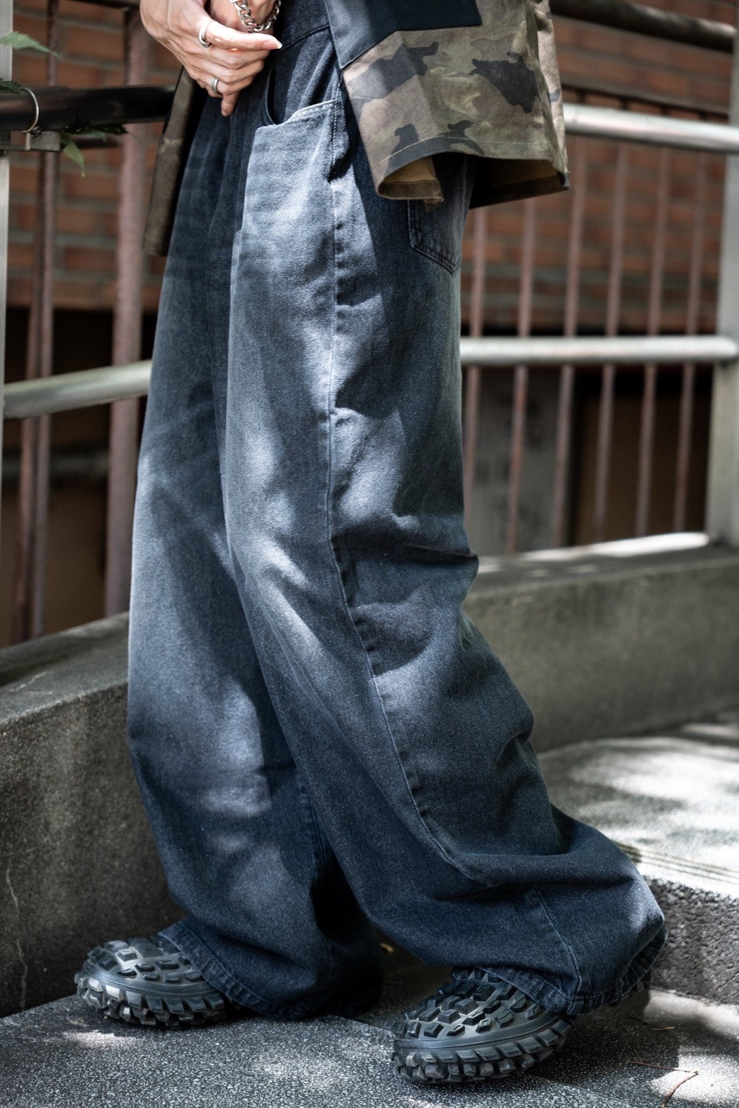gibous snake scorpion pocket baggy pants