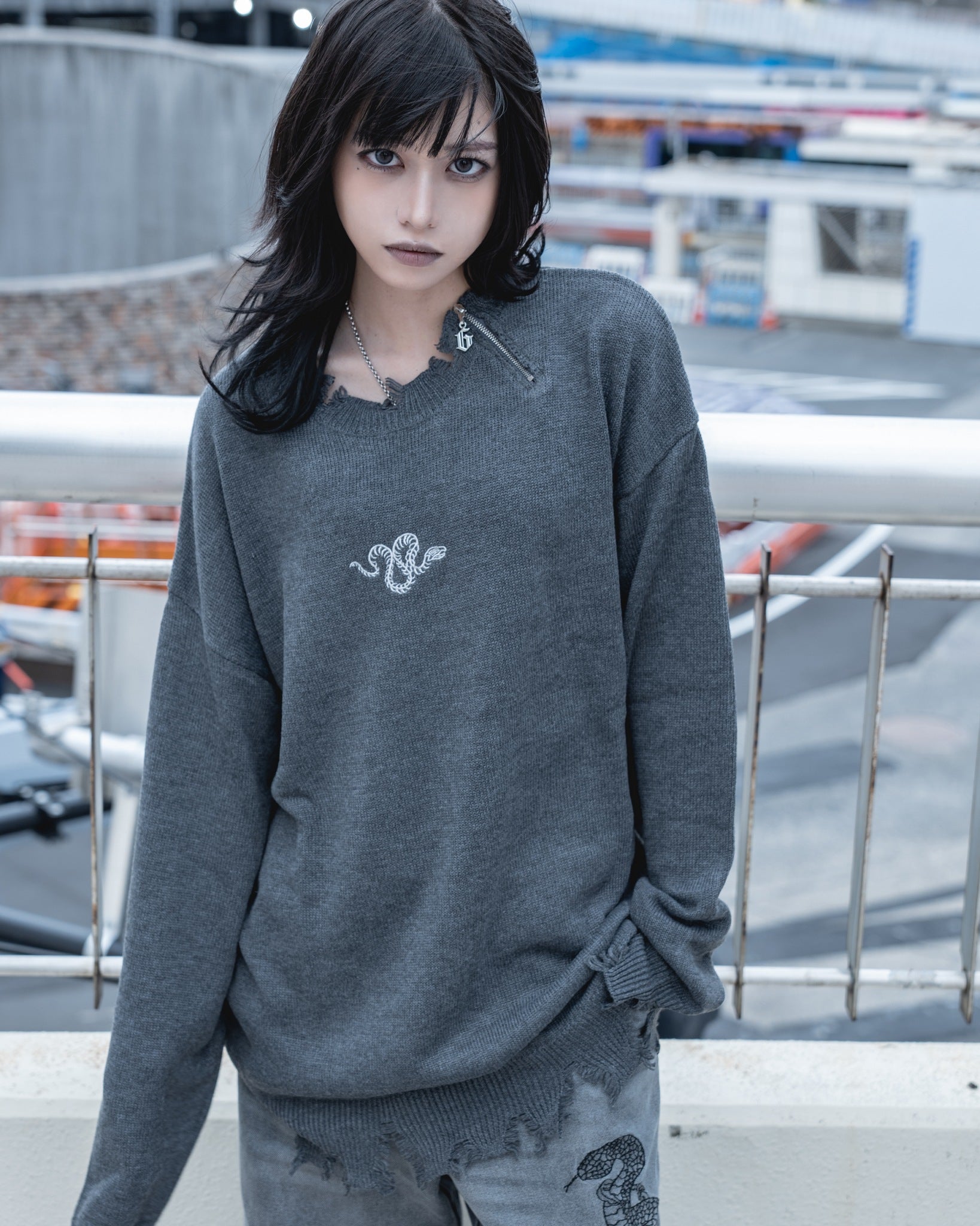 【再販】gibous damage zip knit gray