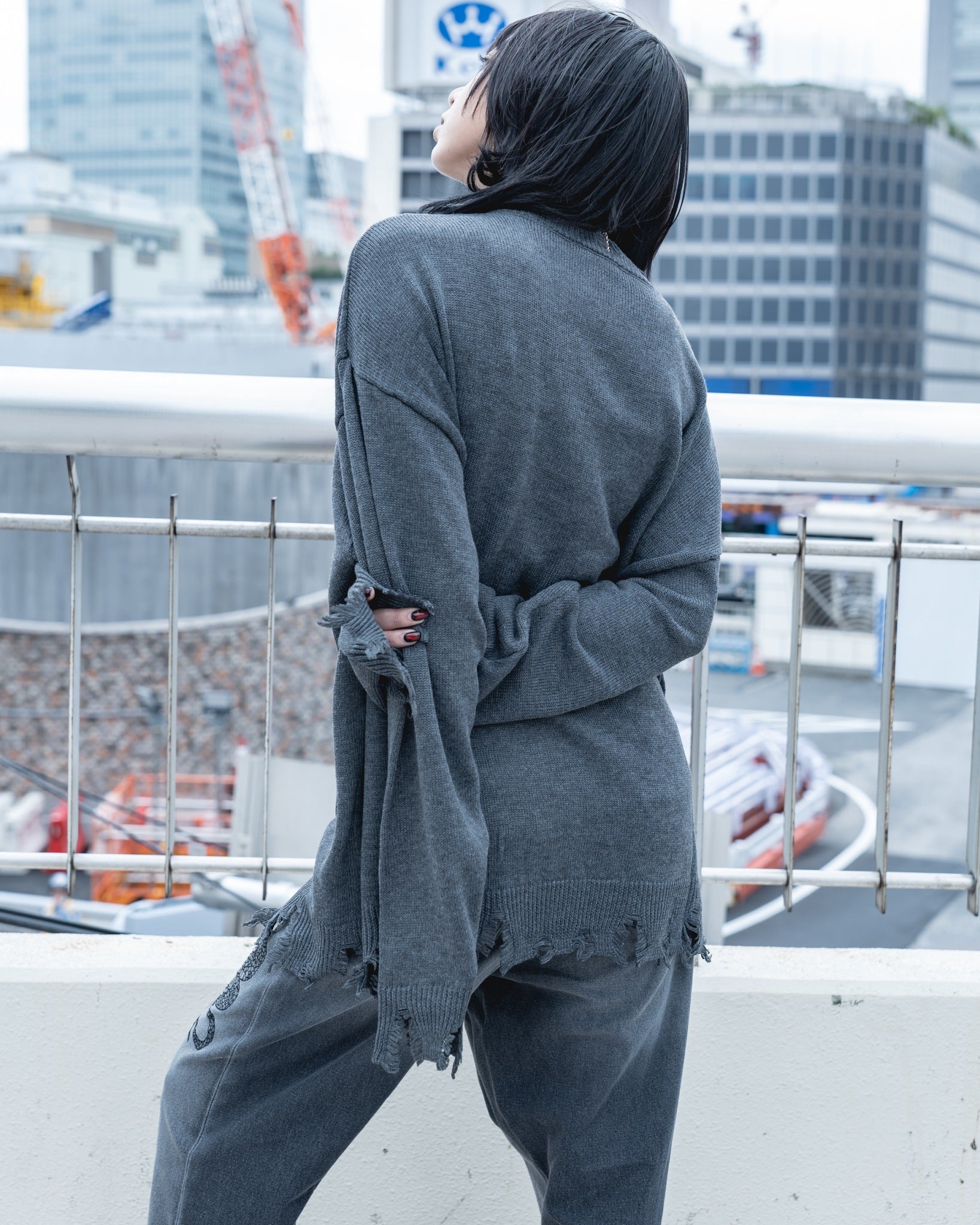 【再販】gibous damage zip knit gray