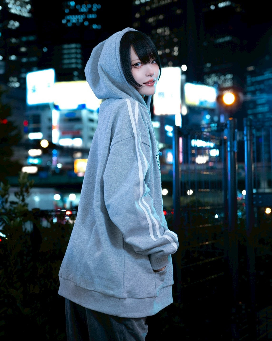 gibous velour numbering dark vneck sweatshirt gray