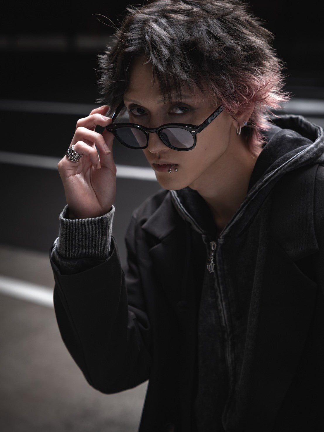 【再販】gibous snake scorpion black rimmed sunglasses