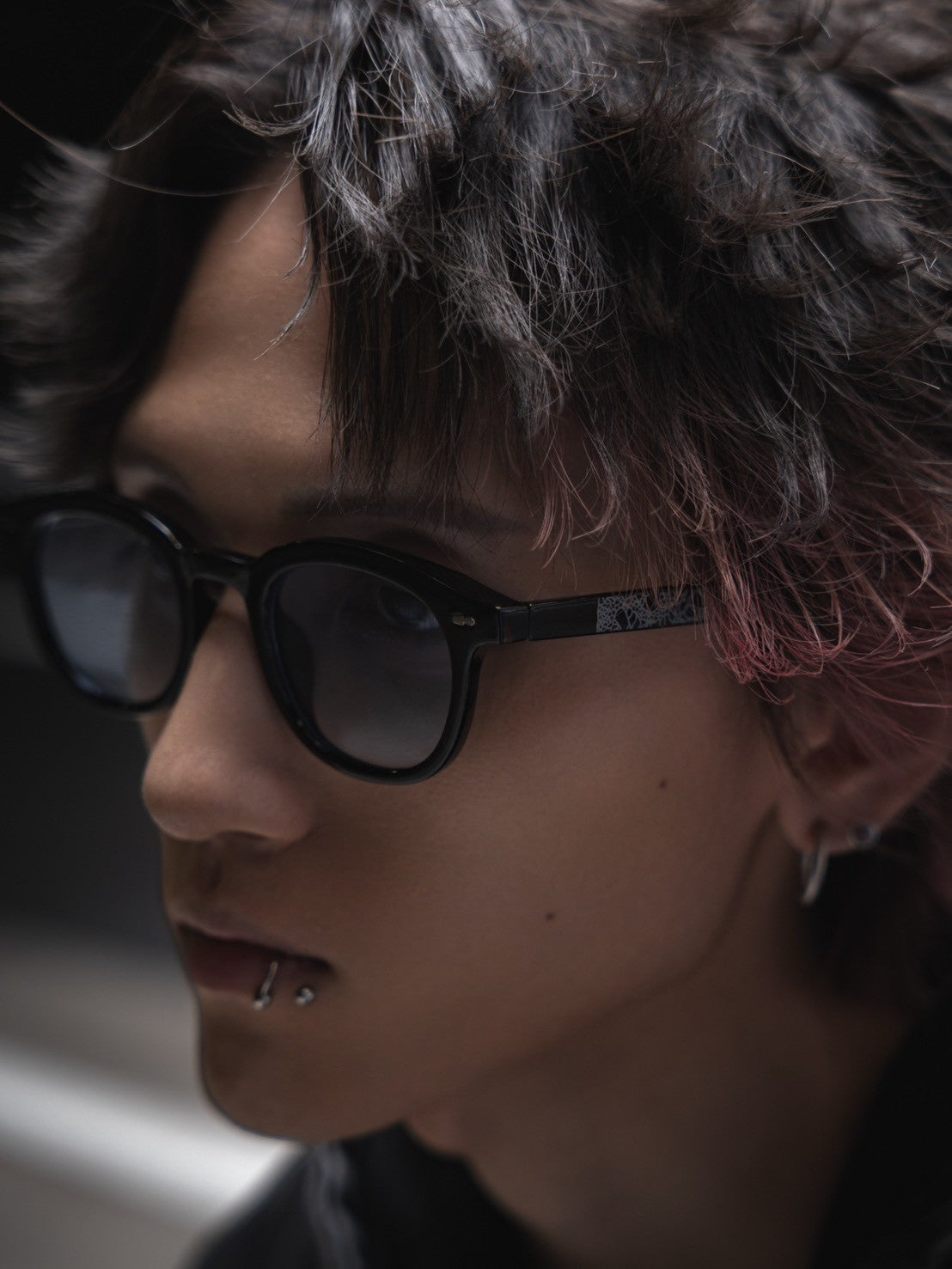 【再販】gibous snake scorpion black rimmed sunglasses