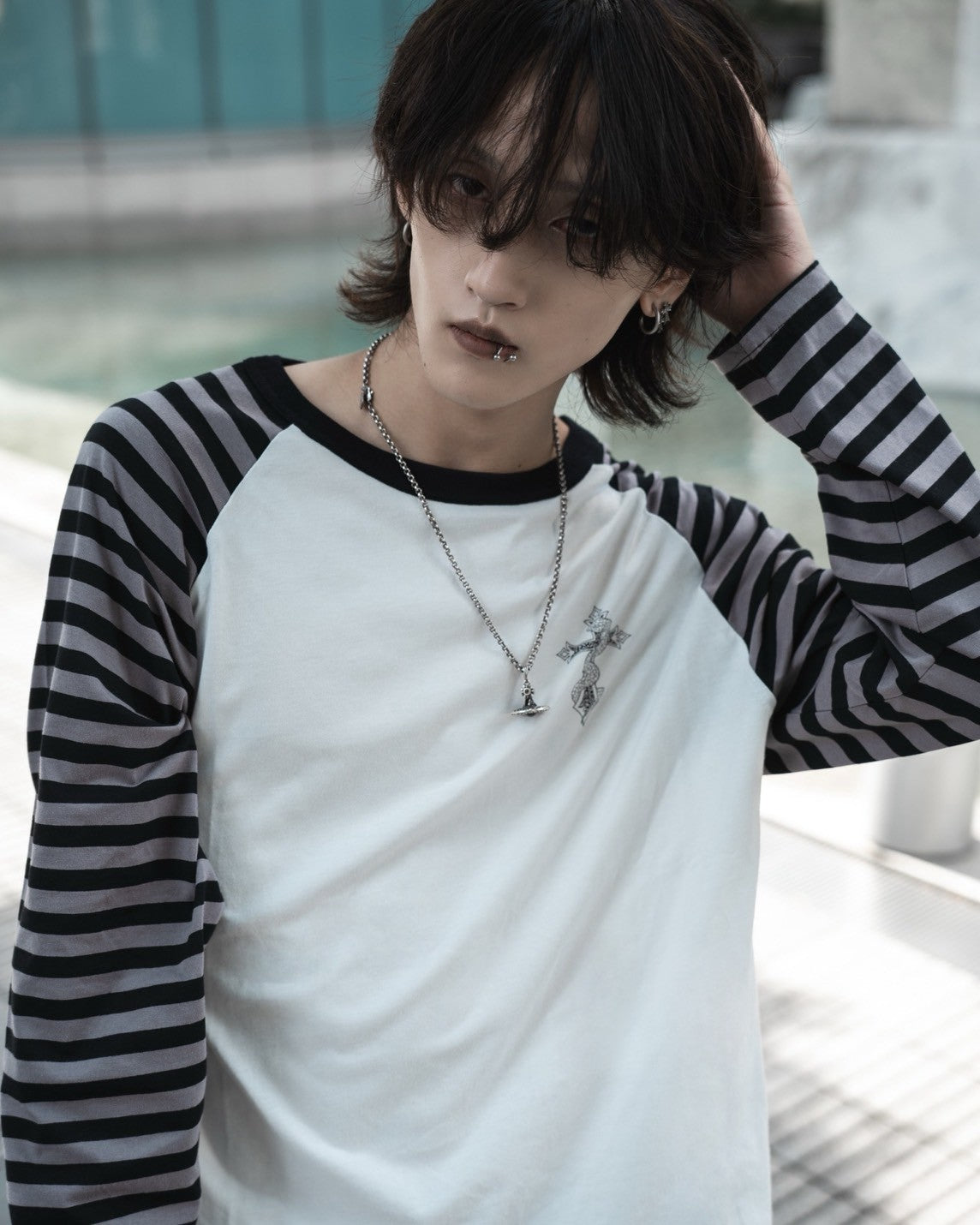 gibous border snake cross raglan long tshirt