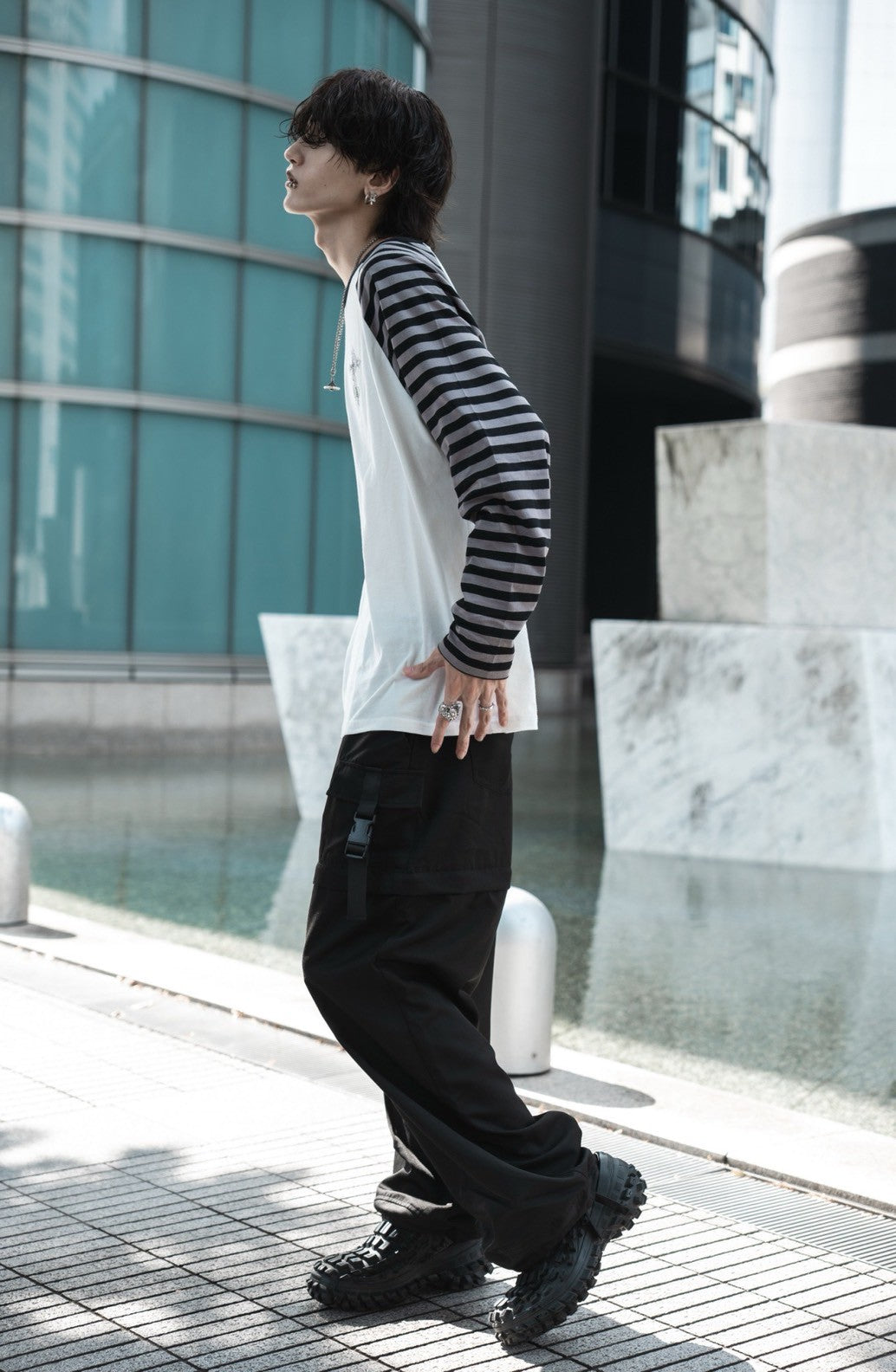 gibous border snake cross raglan long tshirt