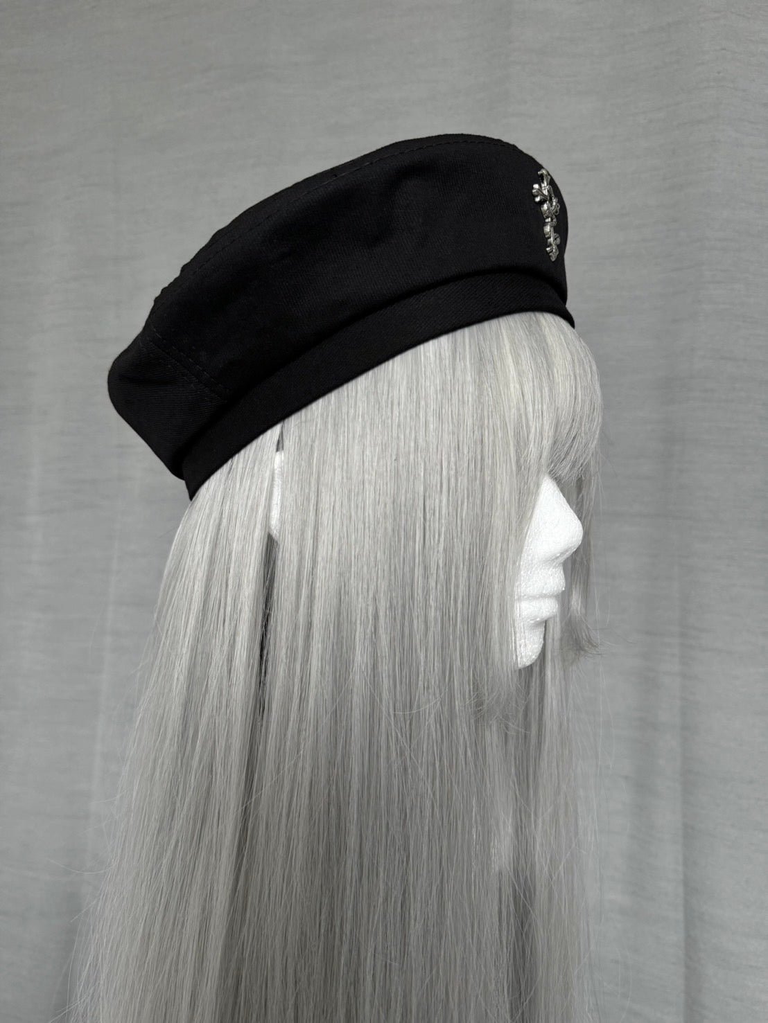 gibous snake cross beret