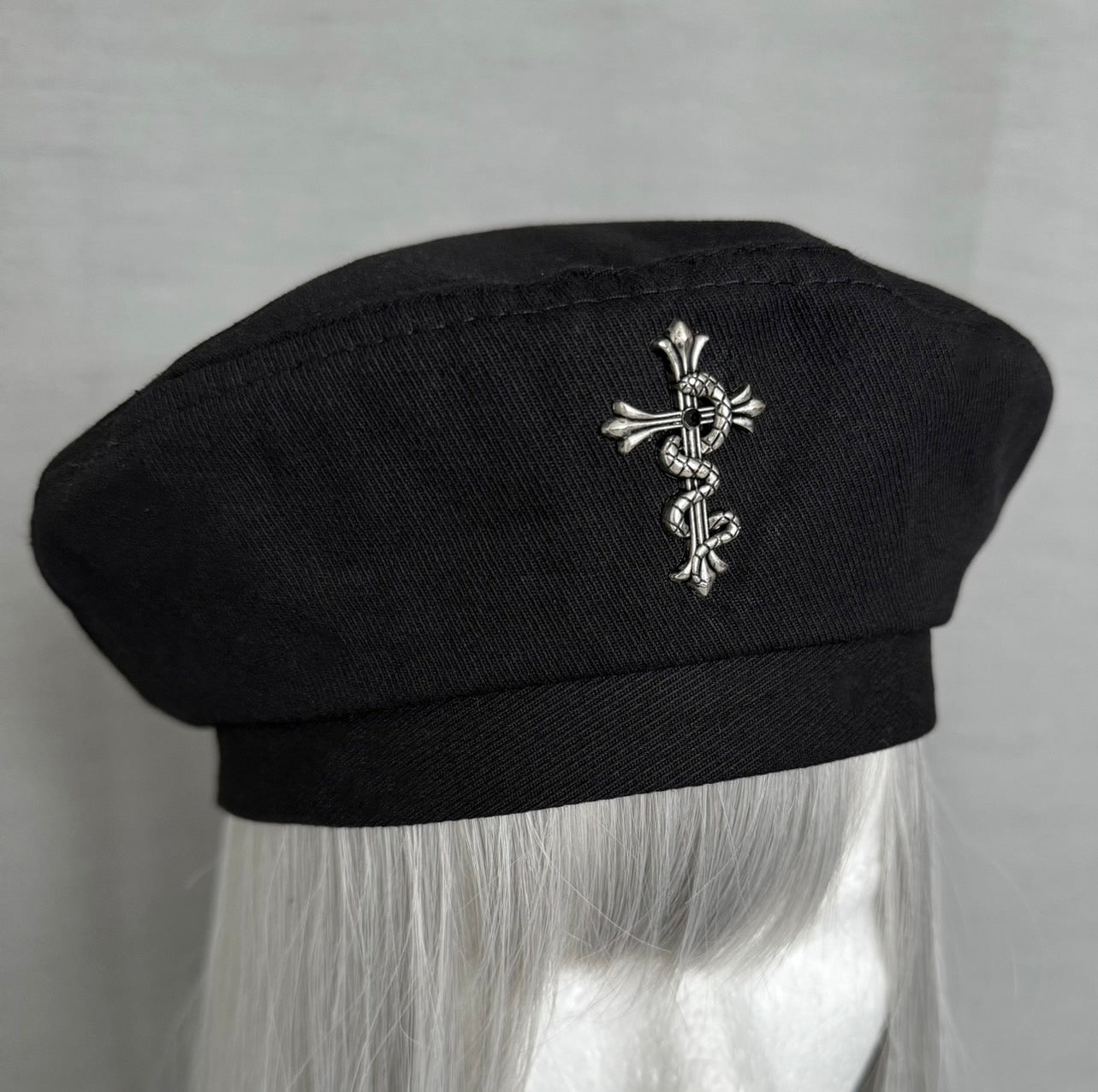 gibous snake cross beret