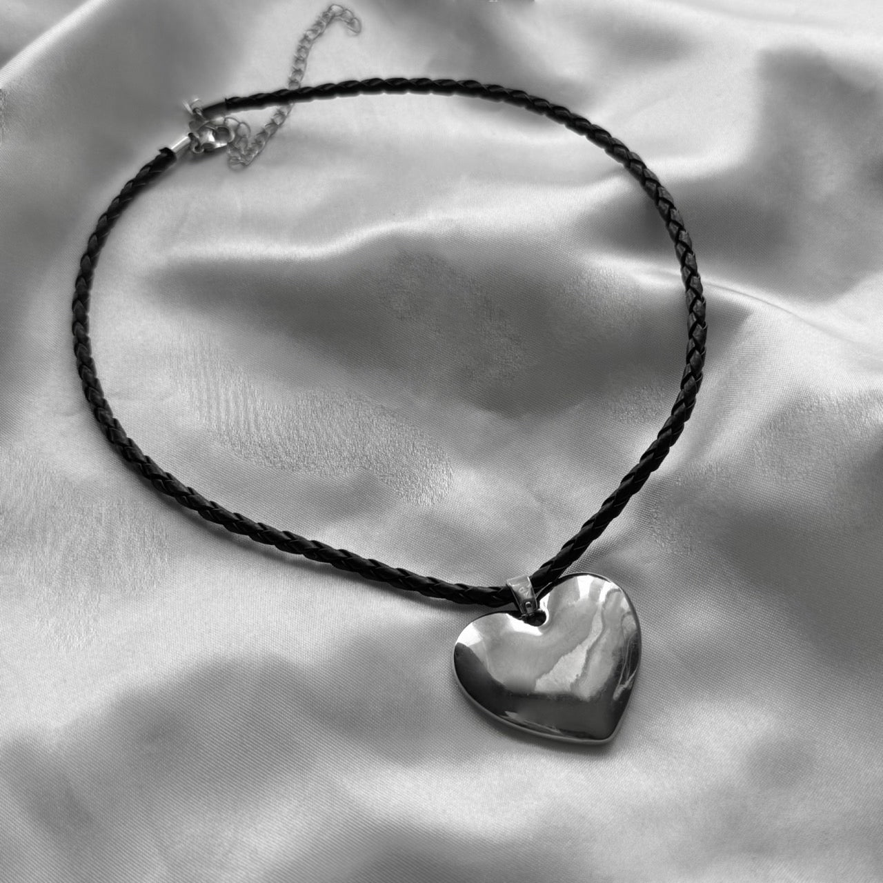 gibous snake scorpion rope heart necklace