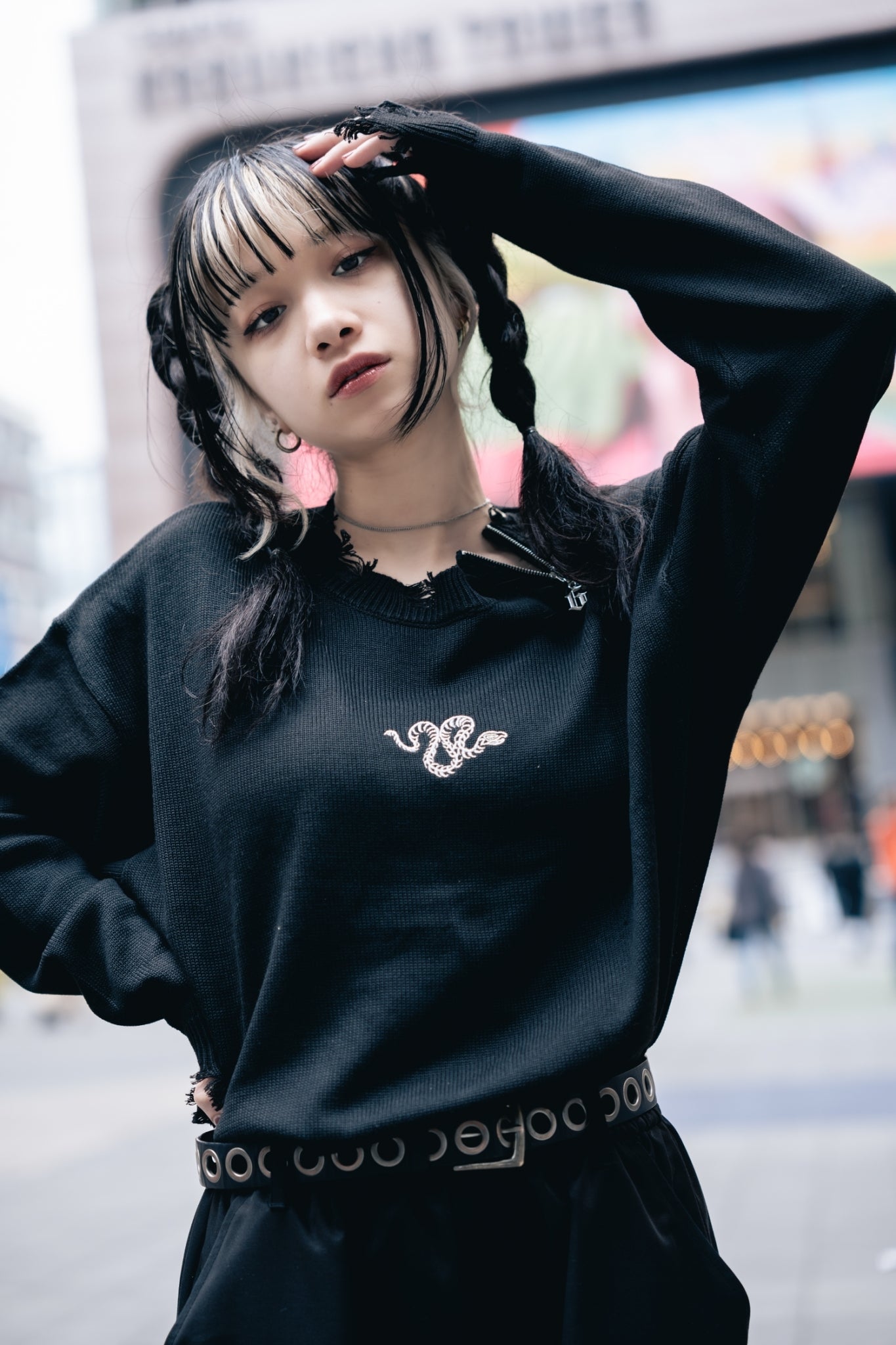 gibous damage zip knit black