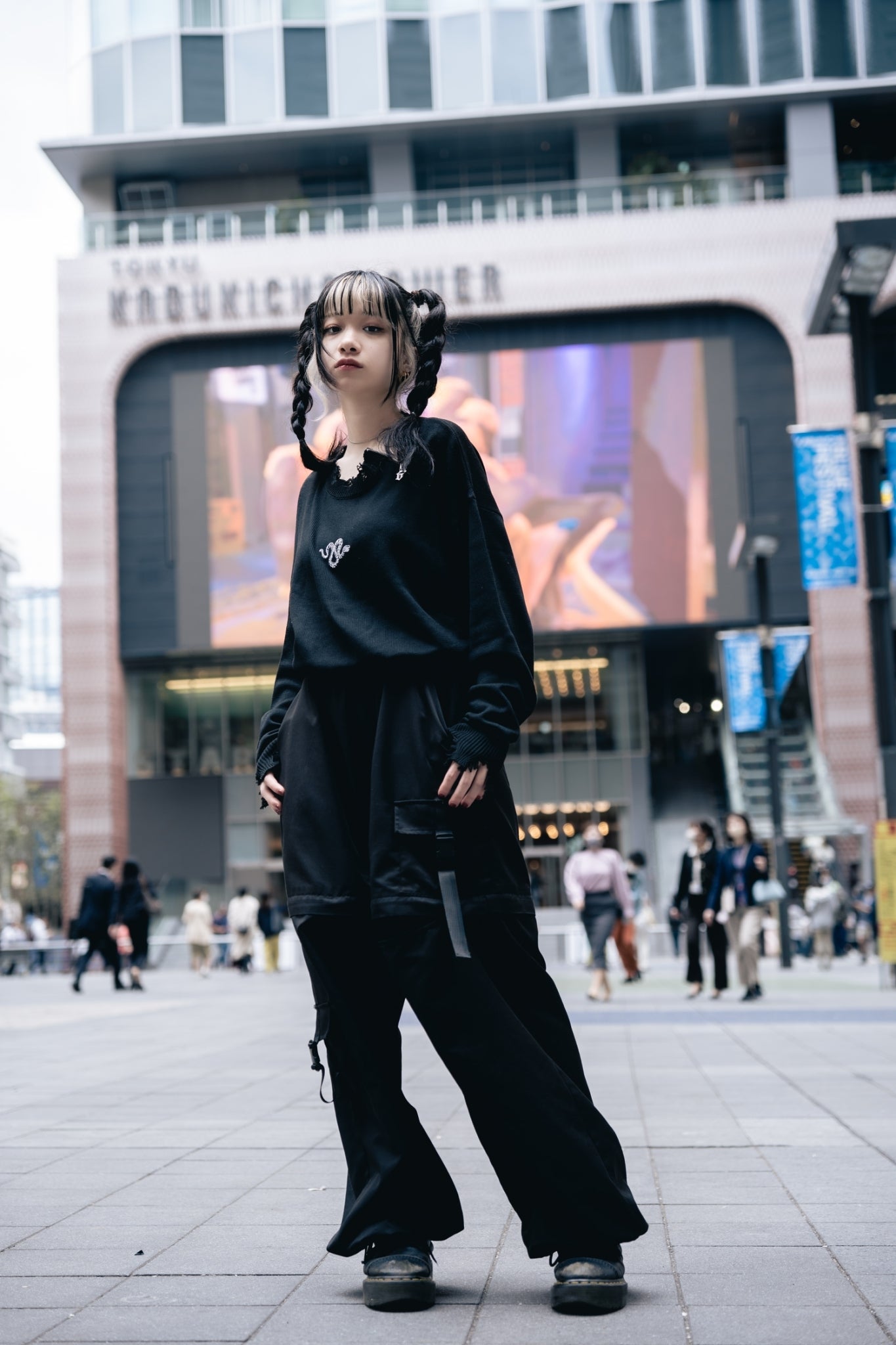 gibous damage zip knit black