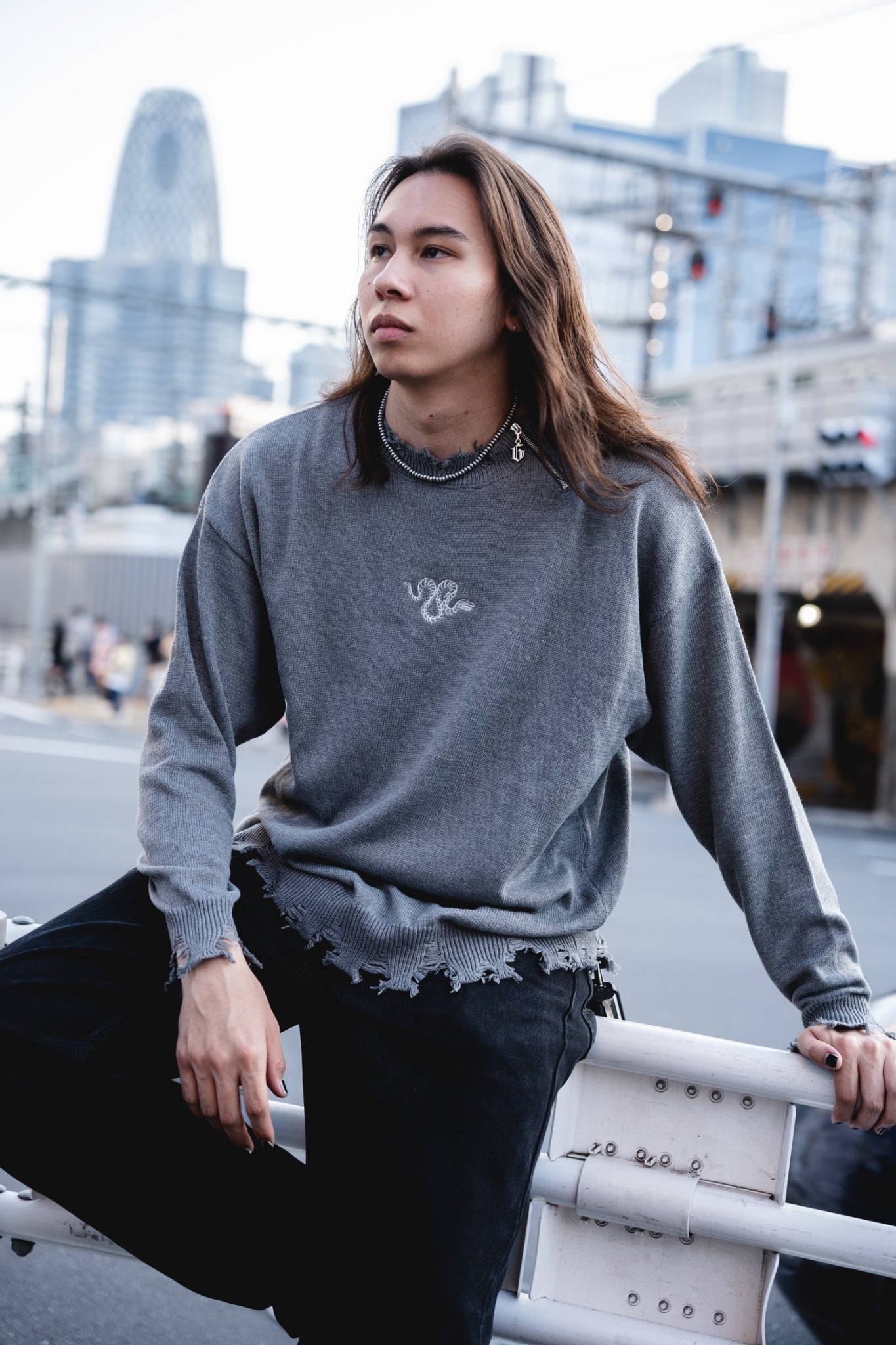 gibous damage zip knit gray