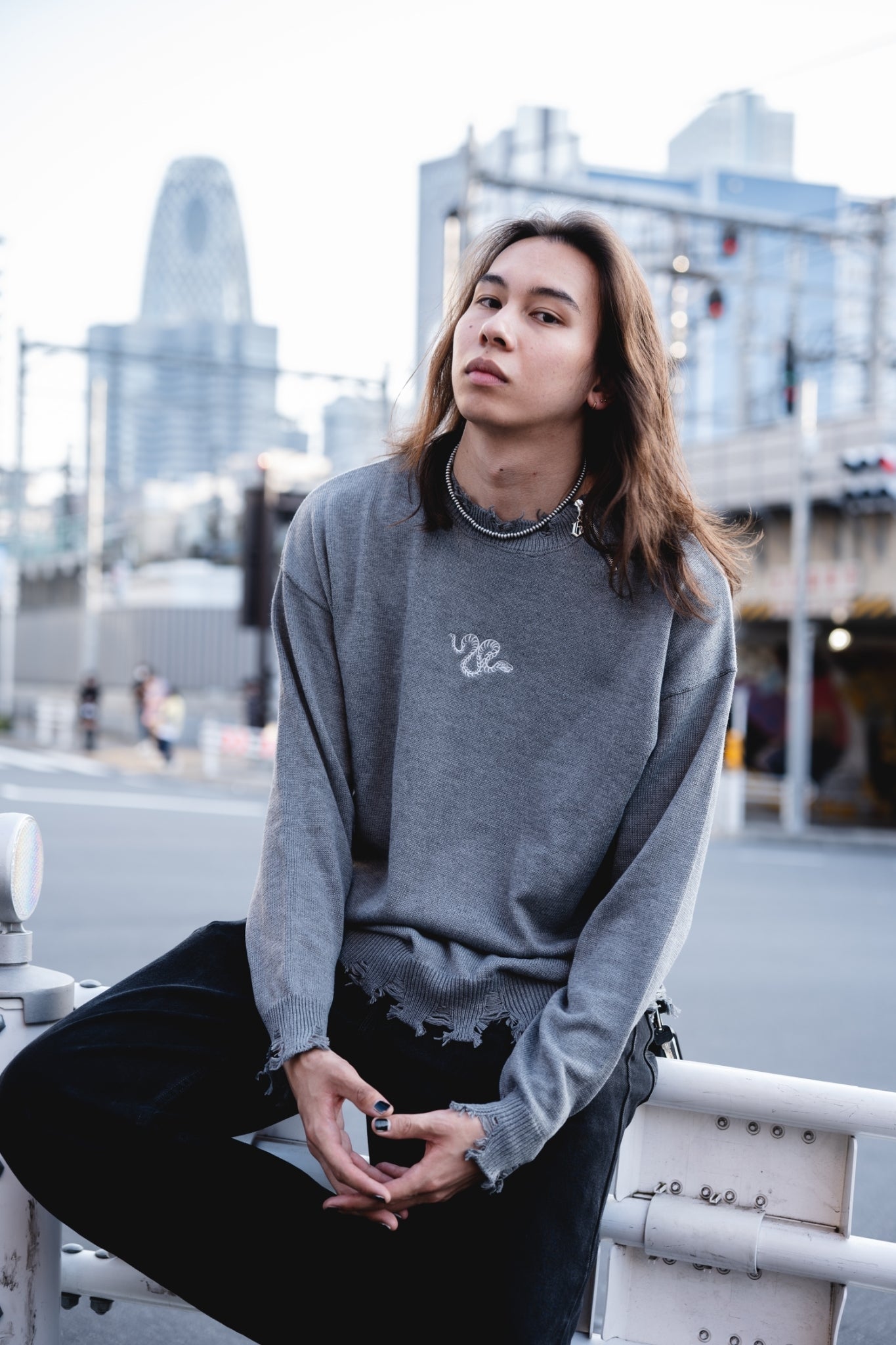 gibous damage zip knit gray