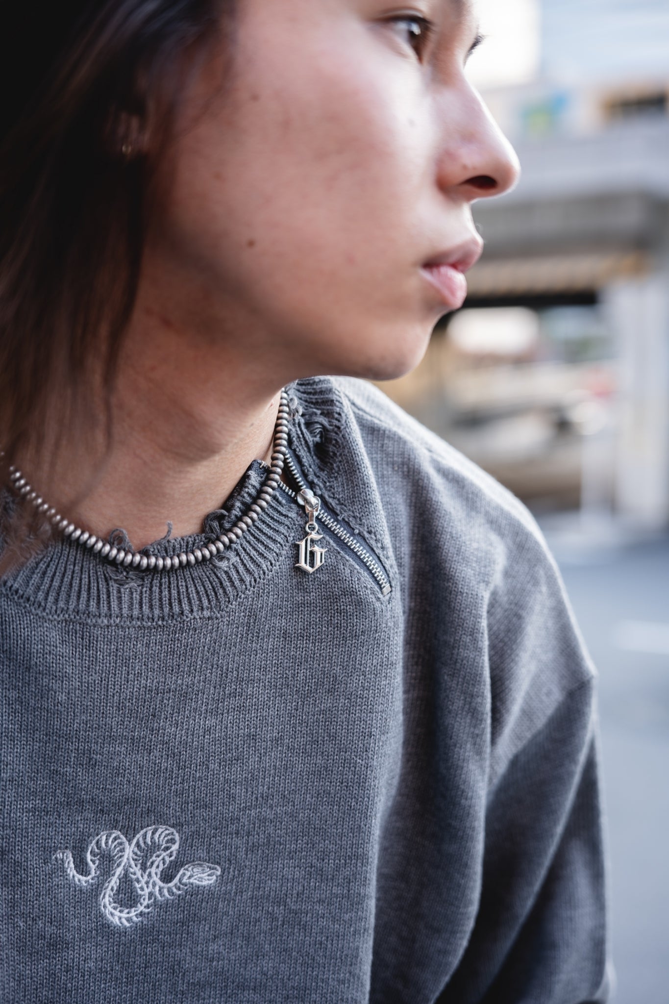 gibous damage zip knit gray