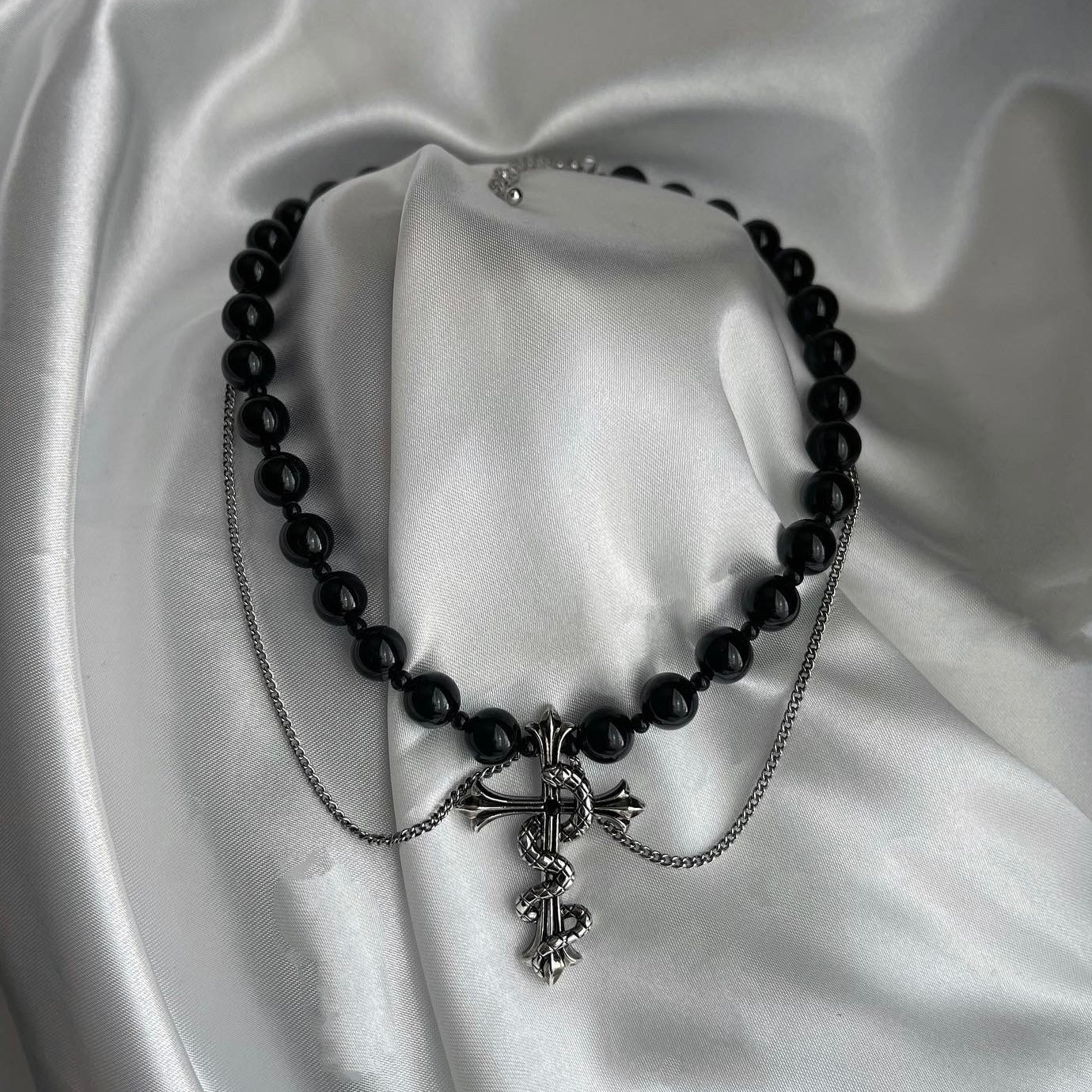 【再販】gibous snake cross ball chain choker