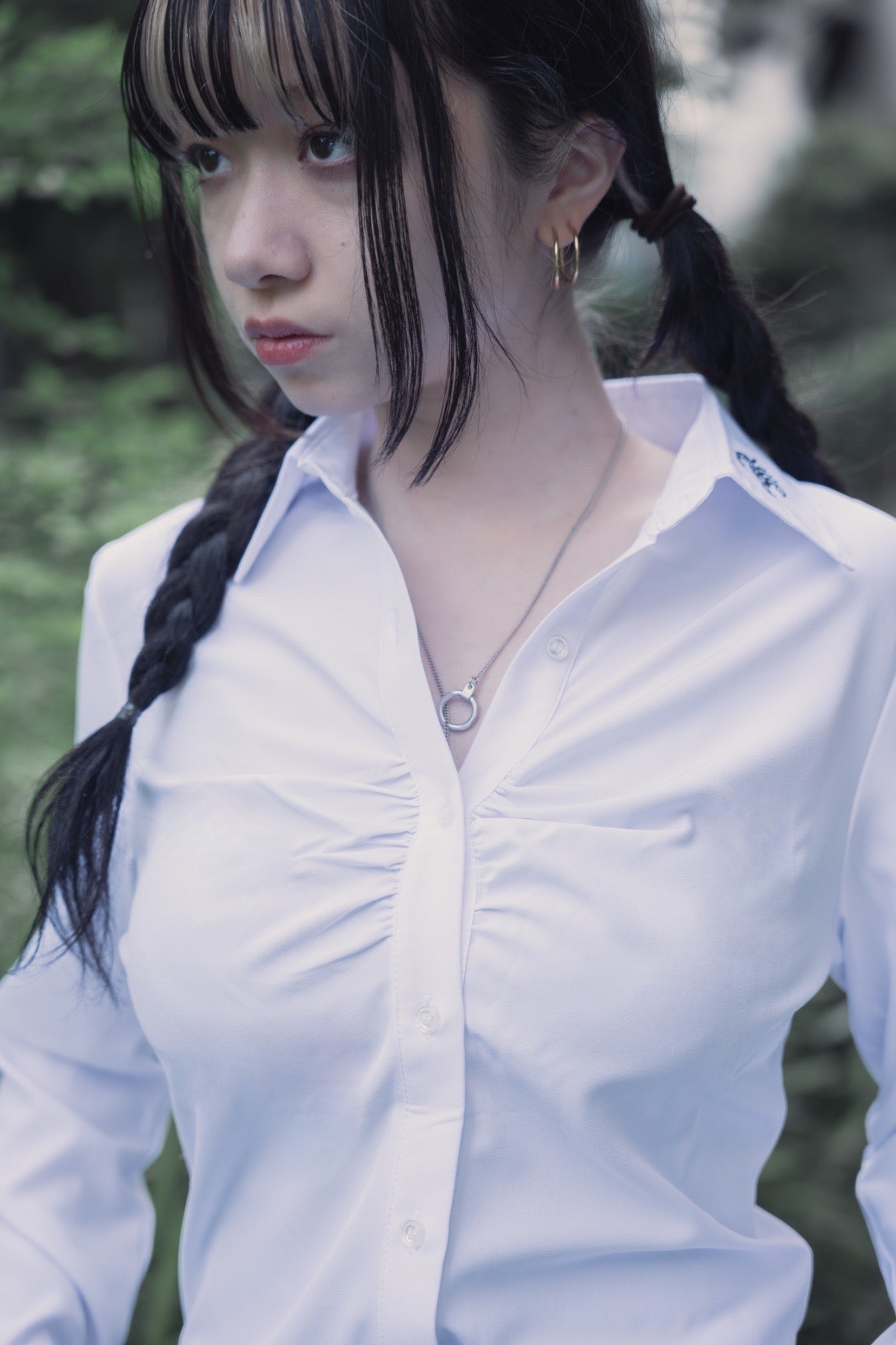 gibous scorpion gather shirt white