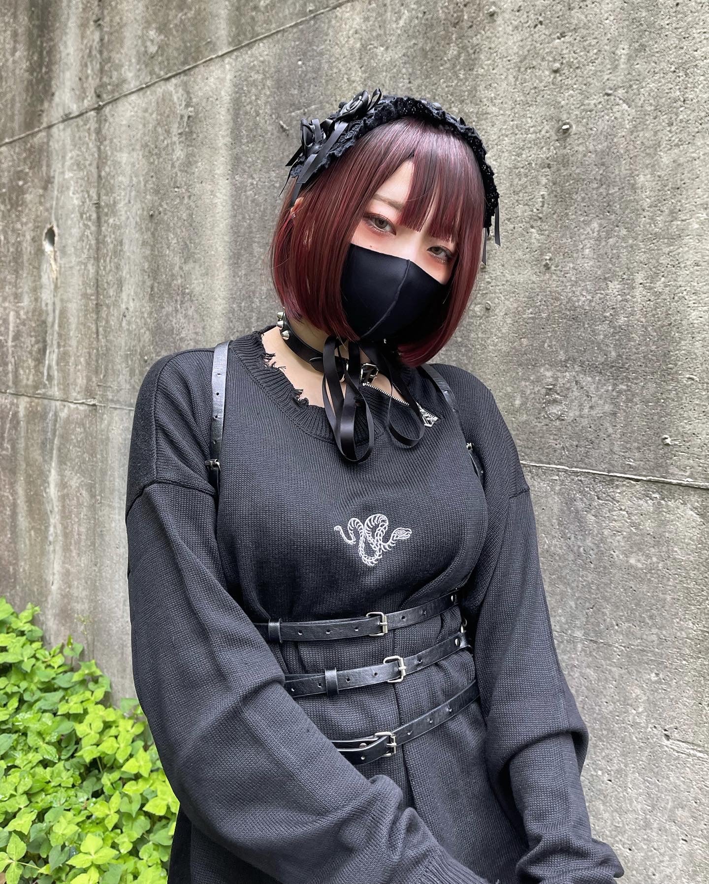 【再販】gibous damage zip knit black